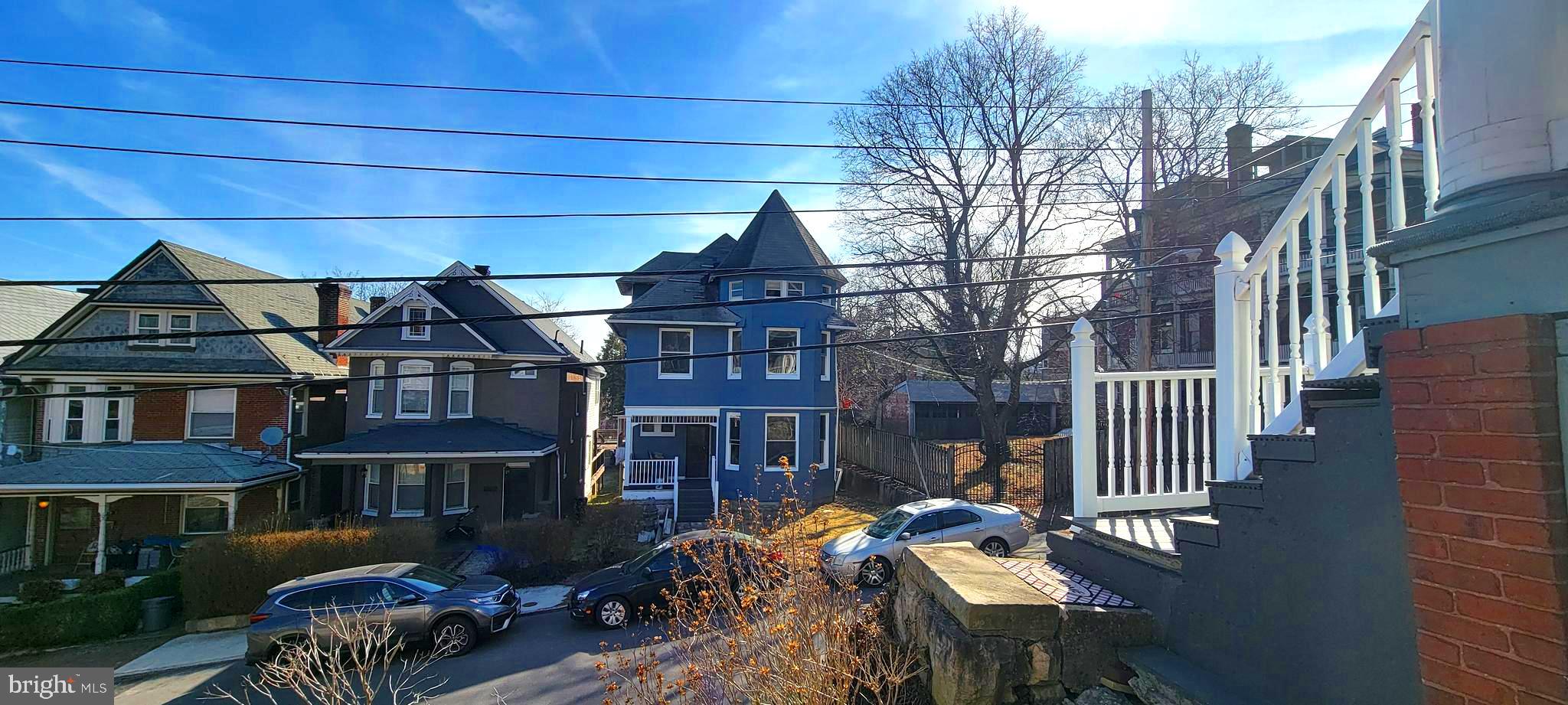 WEST SIDE - Residential