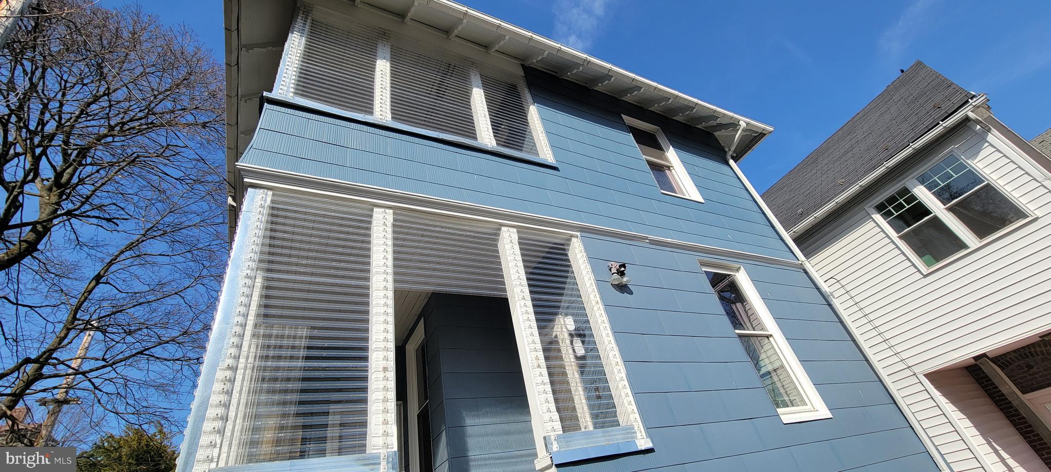 WEST SIDE - Residential