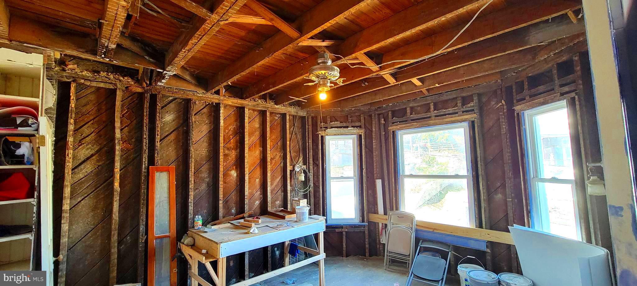 WEST SIDE - Residential