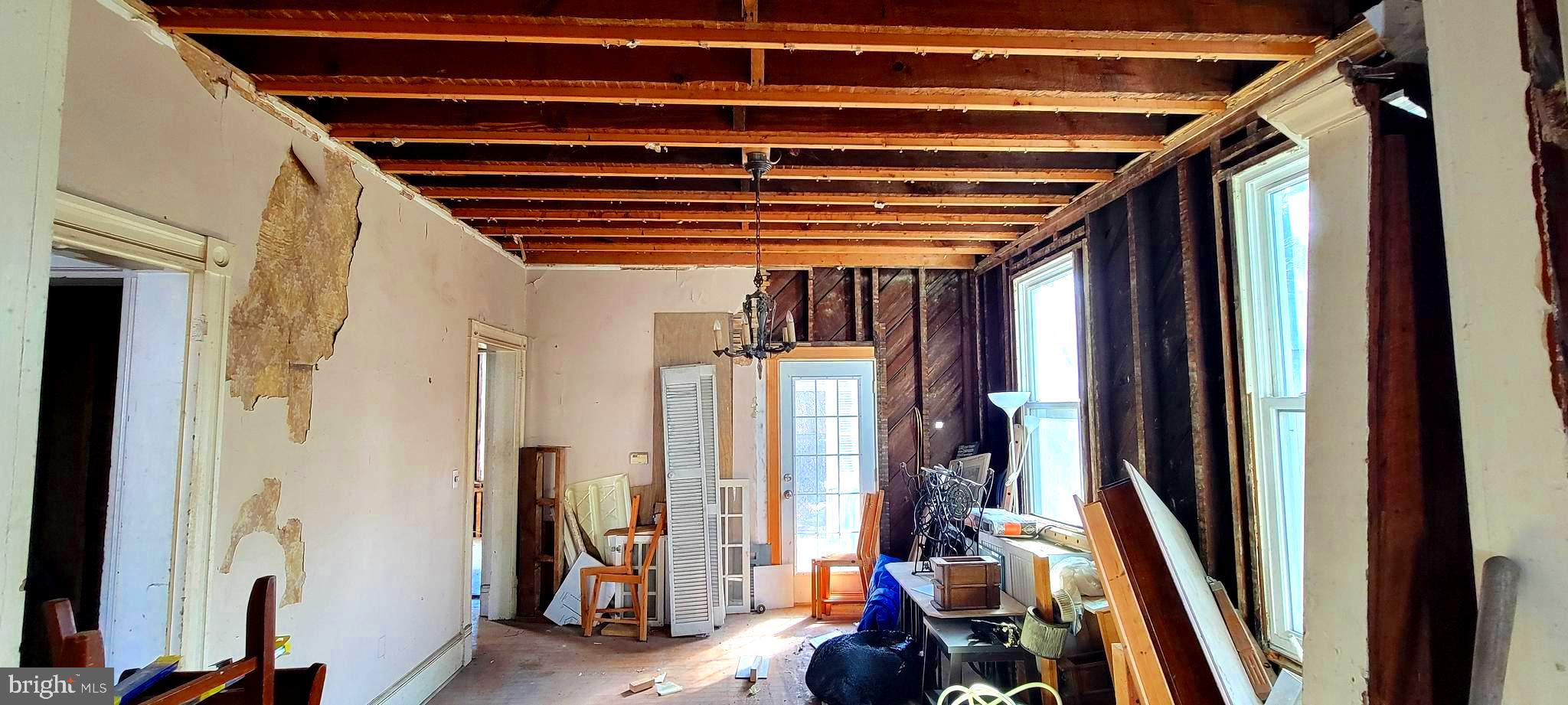 WEST SIDE - Residential