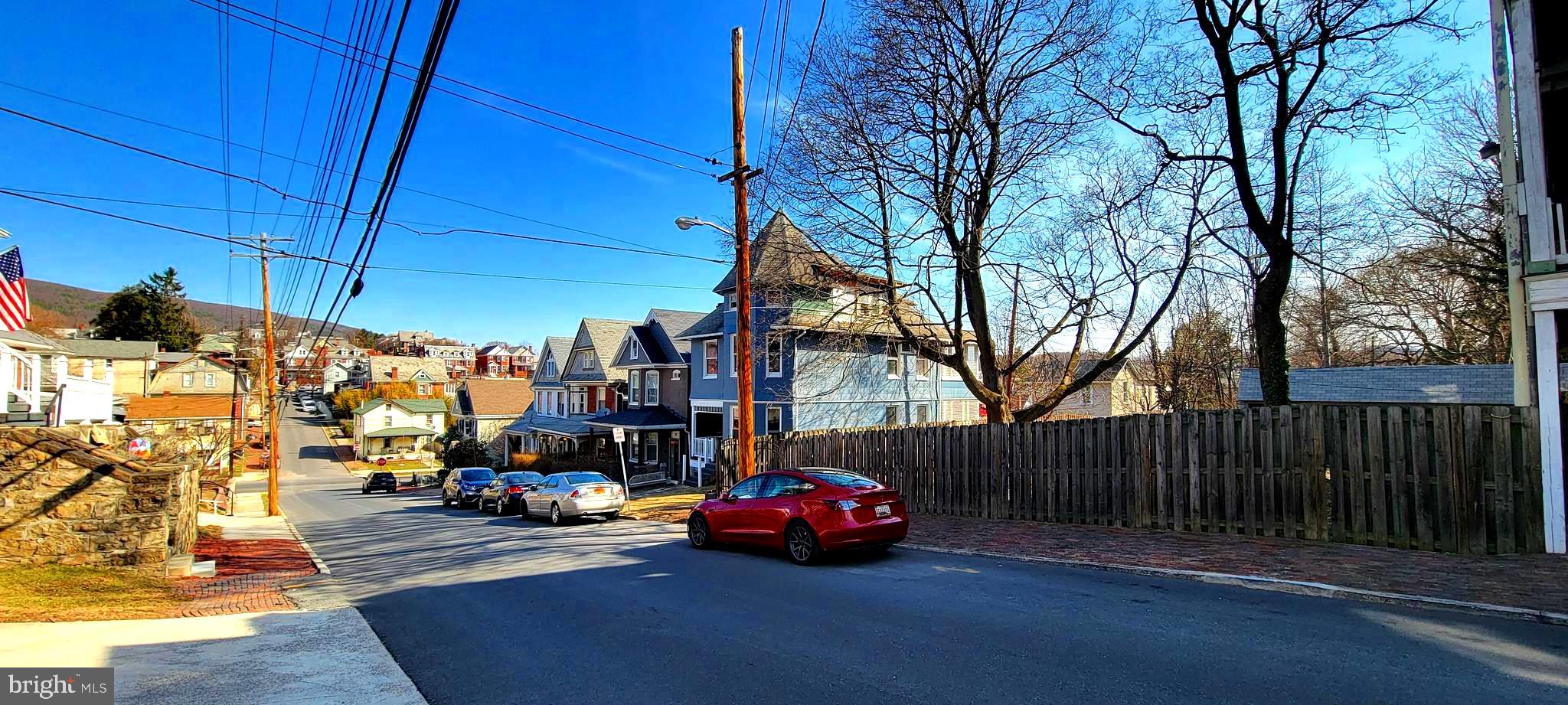 WEST SIDE - Residential