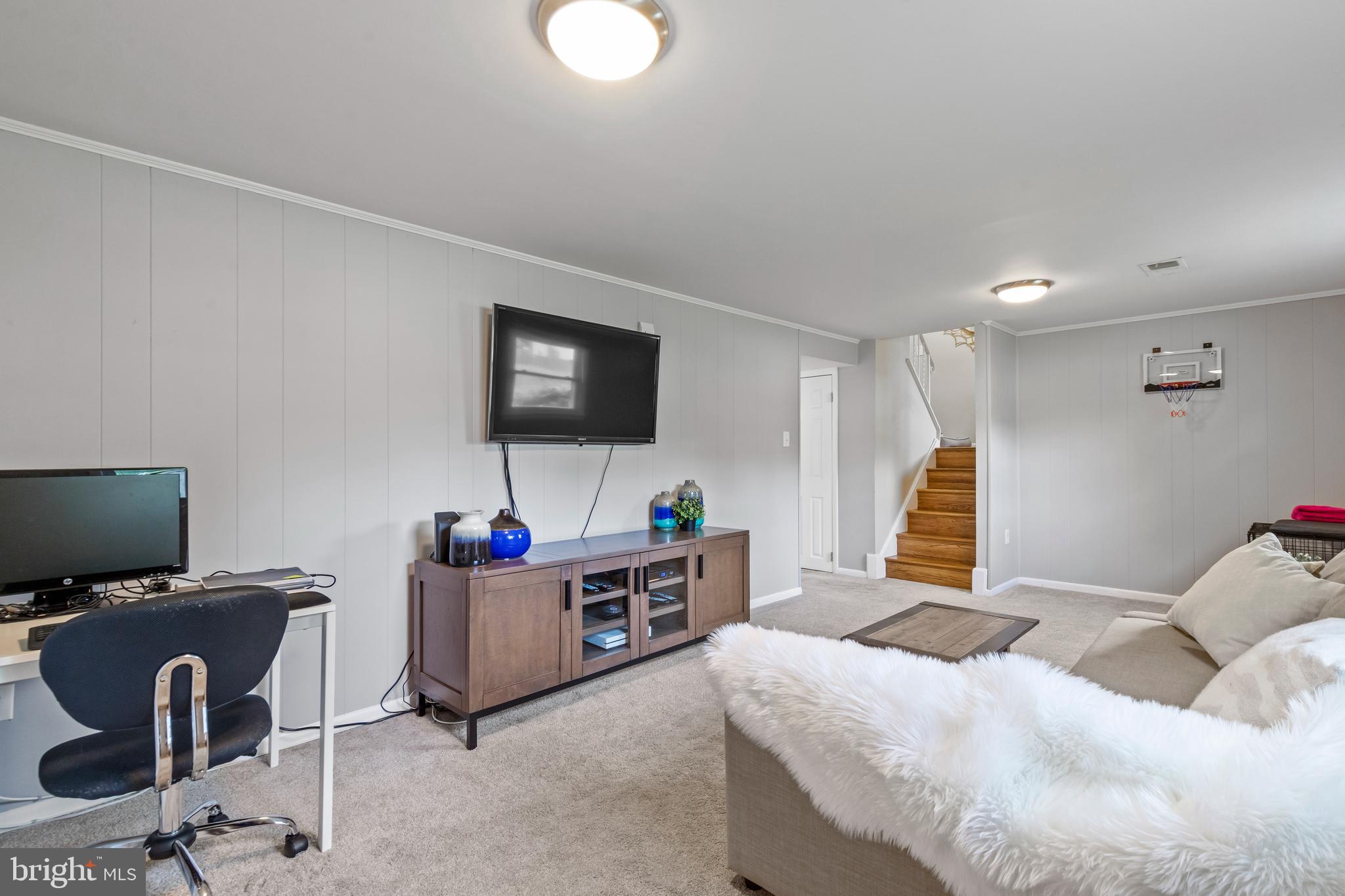 HAYFIELD FARM - Residential