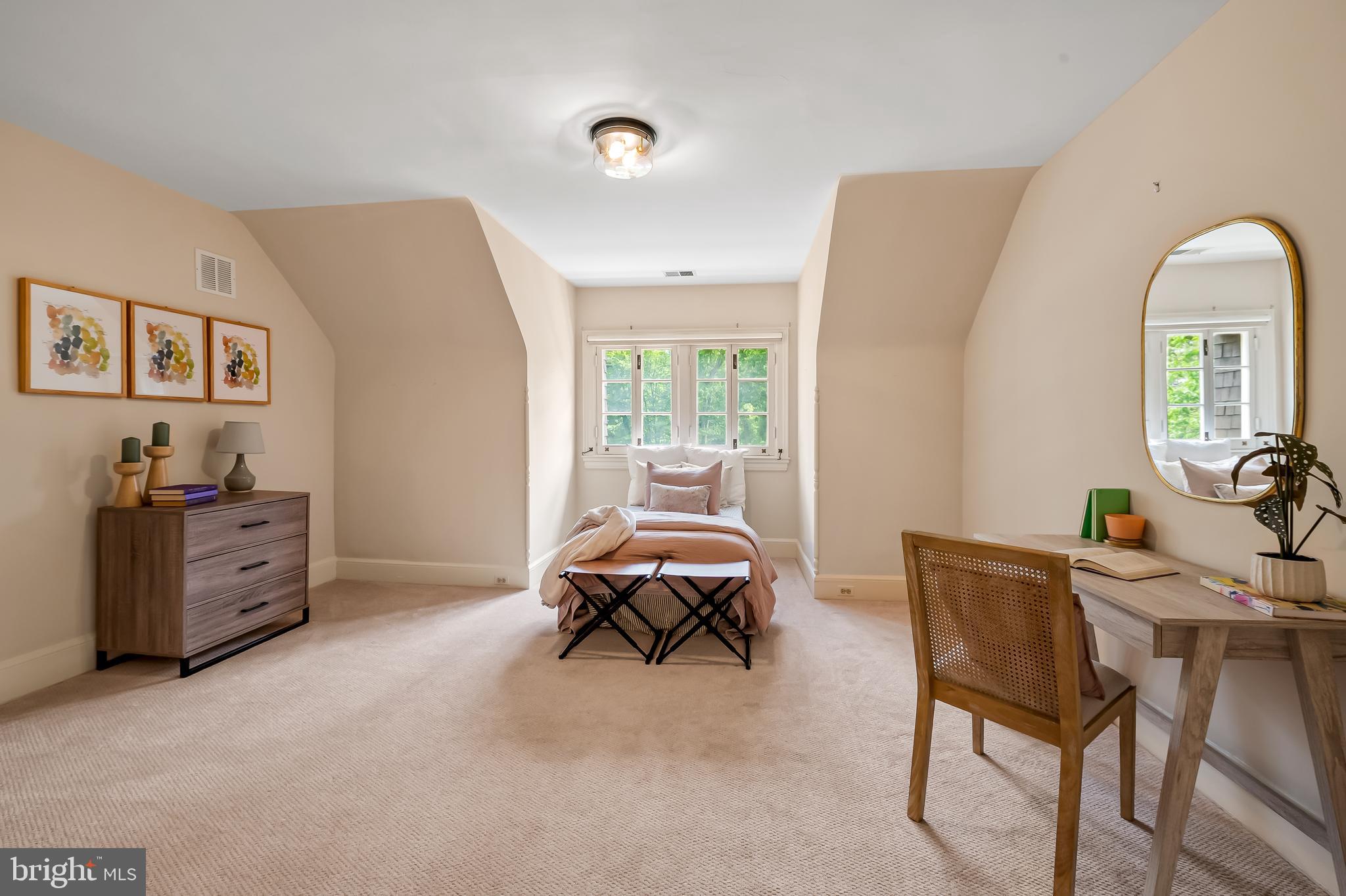 DEVON HILL - Residential