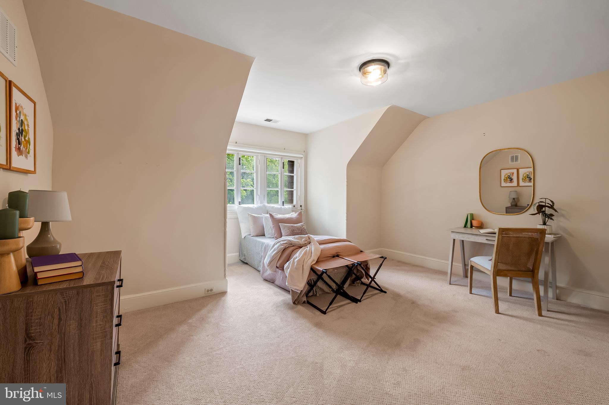DEVON HILL - Residential