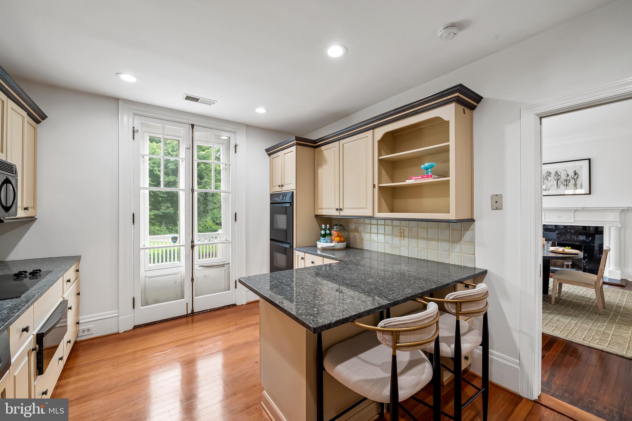 DEVON HILL - Residential