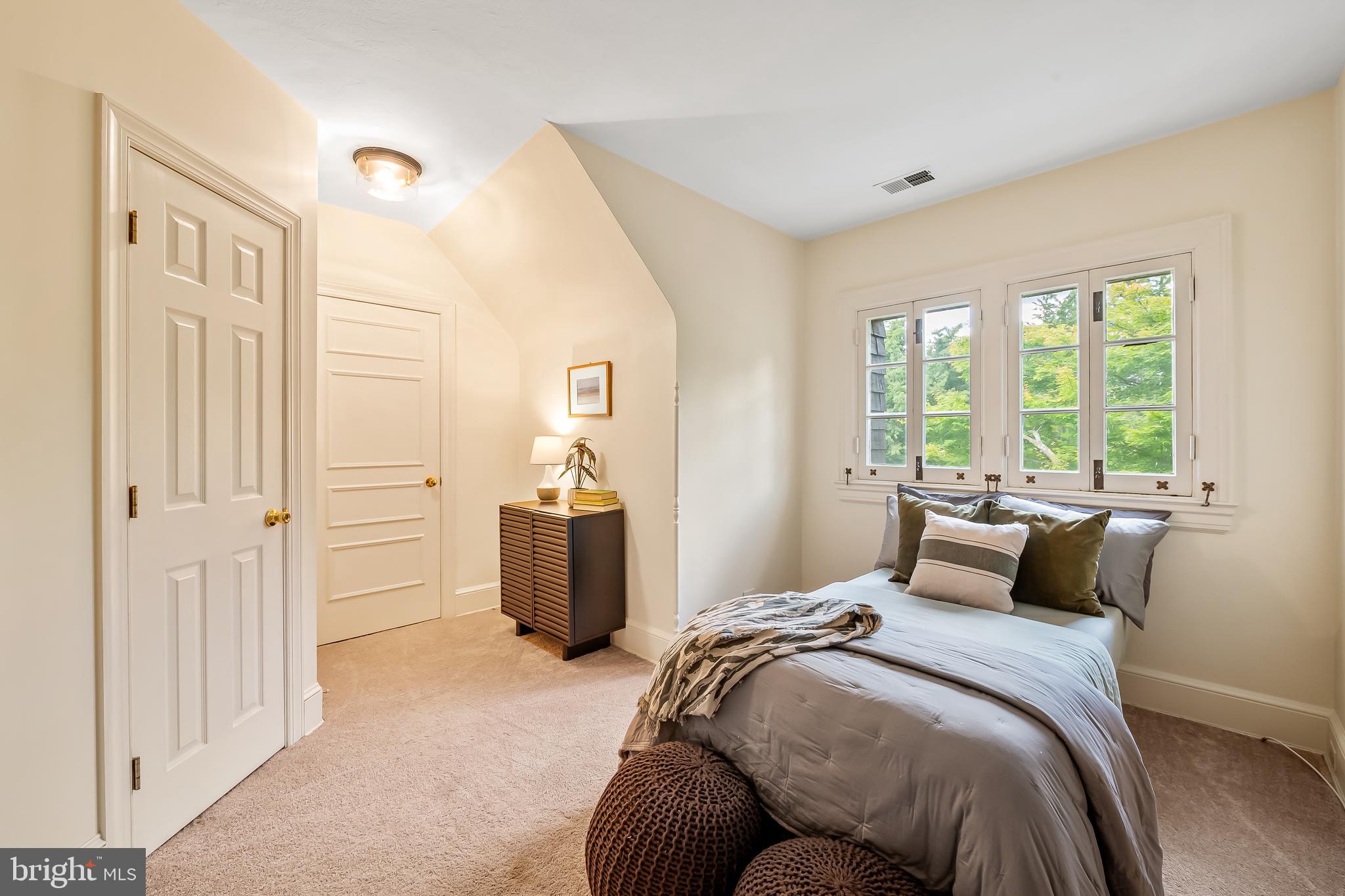 DEVON HILL - Residential