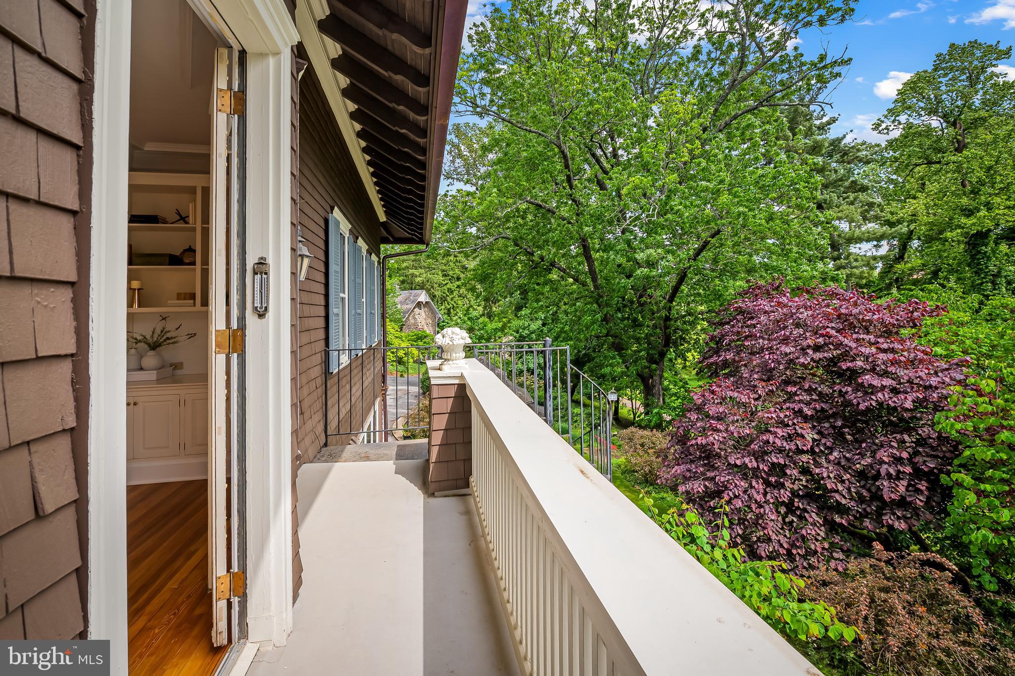 DEVON HILL - Residential