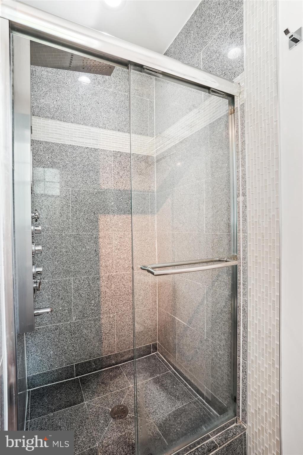 BURNING TREE VALLEY - Residential