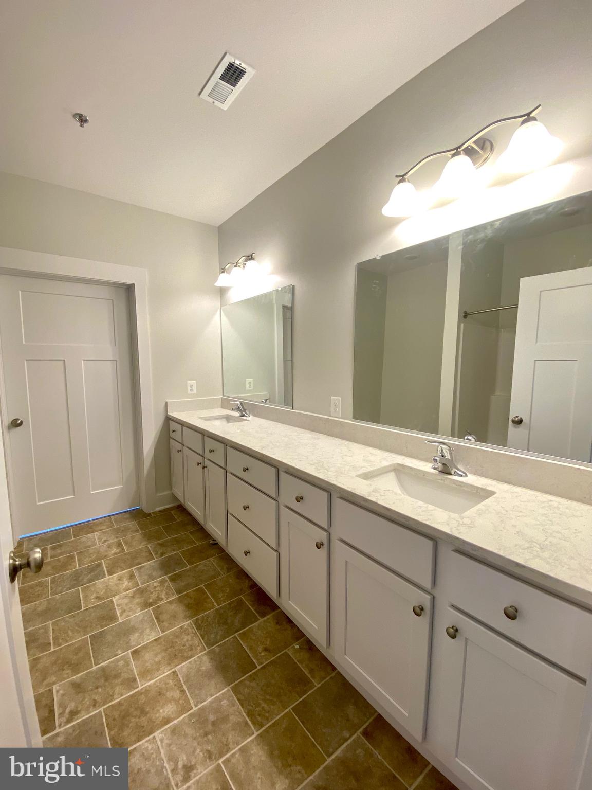 DOWNTOWN FREDERICKSBURG - Residential Lease