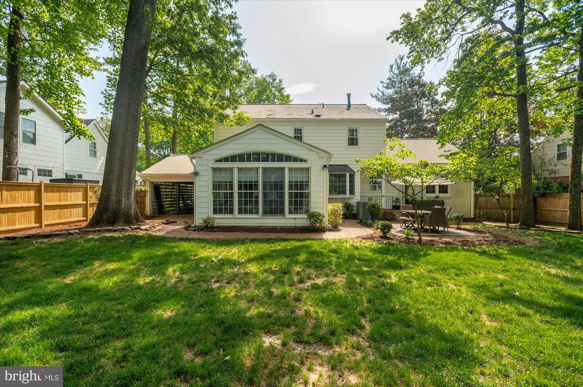 RIVERSIDE GARDENS - Residential