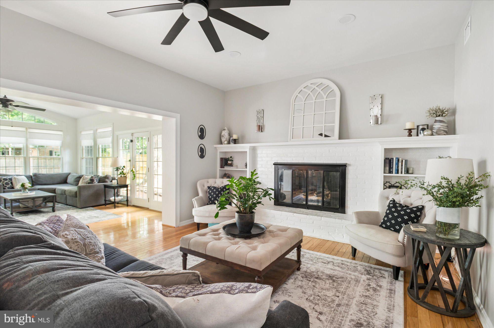 RIVERSIDE GARDENS - Residential