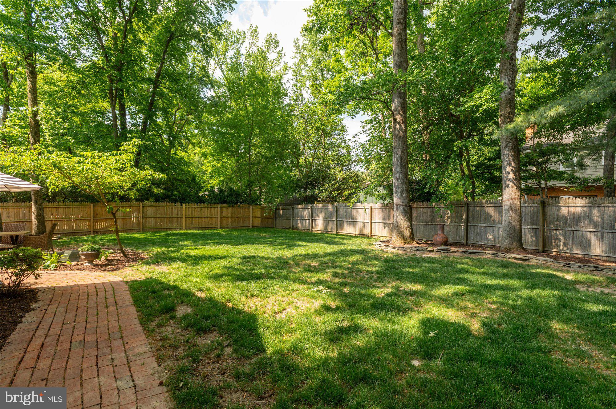 RIVERSIDE GARDENS - Residential