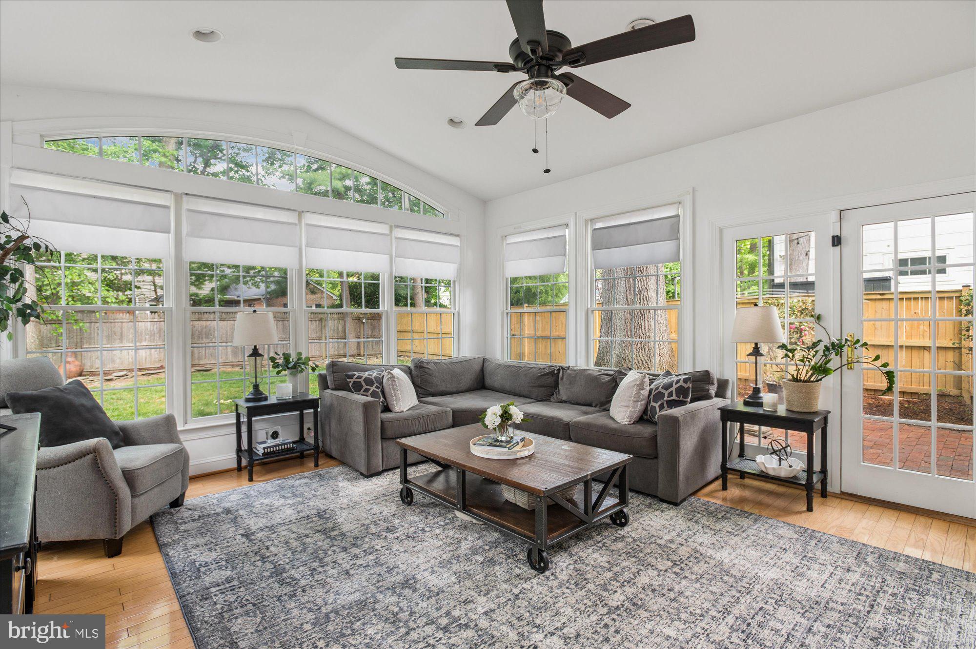RIVERSIDE GARDENS - Residential