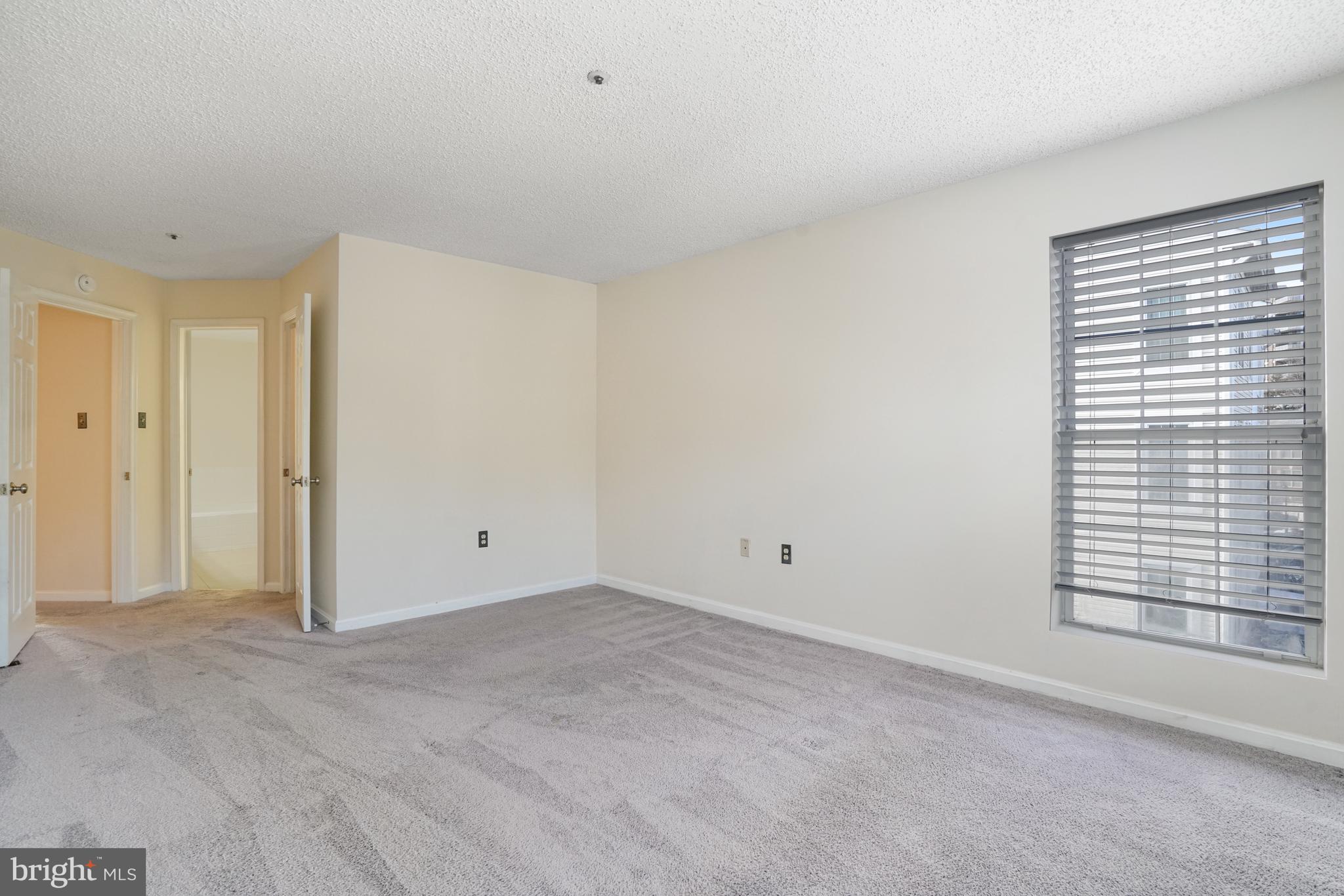 HILLWOOD - Residential Lease