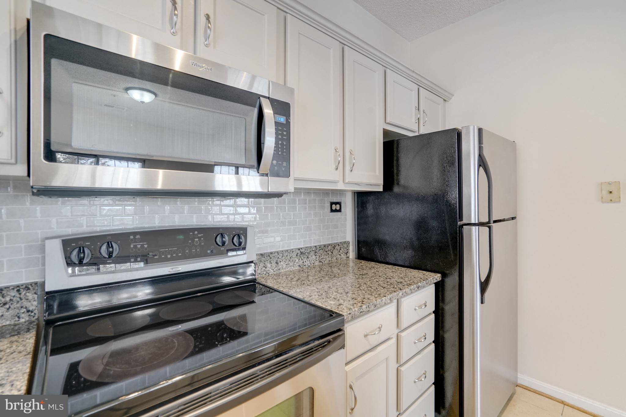 HILLWOOD - Residential Lease