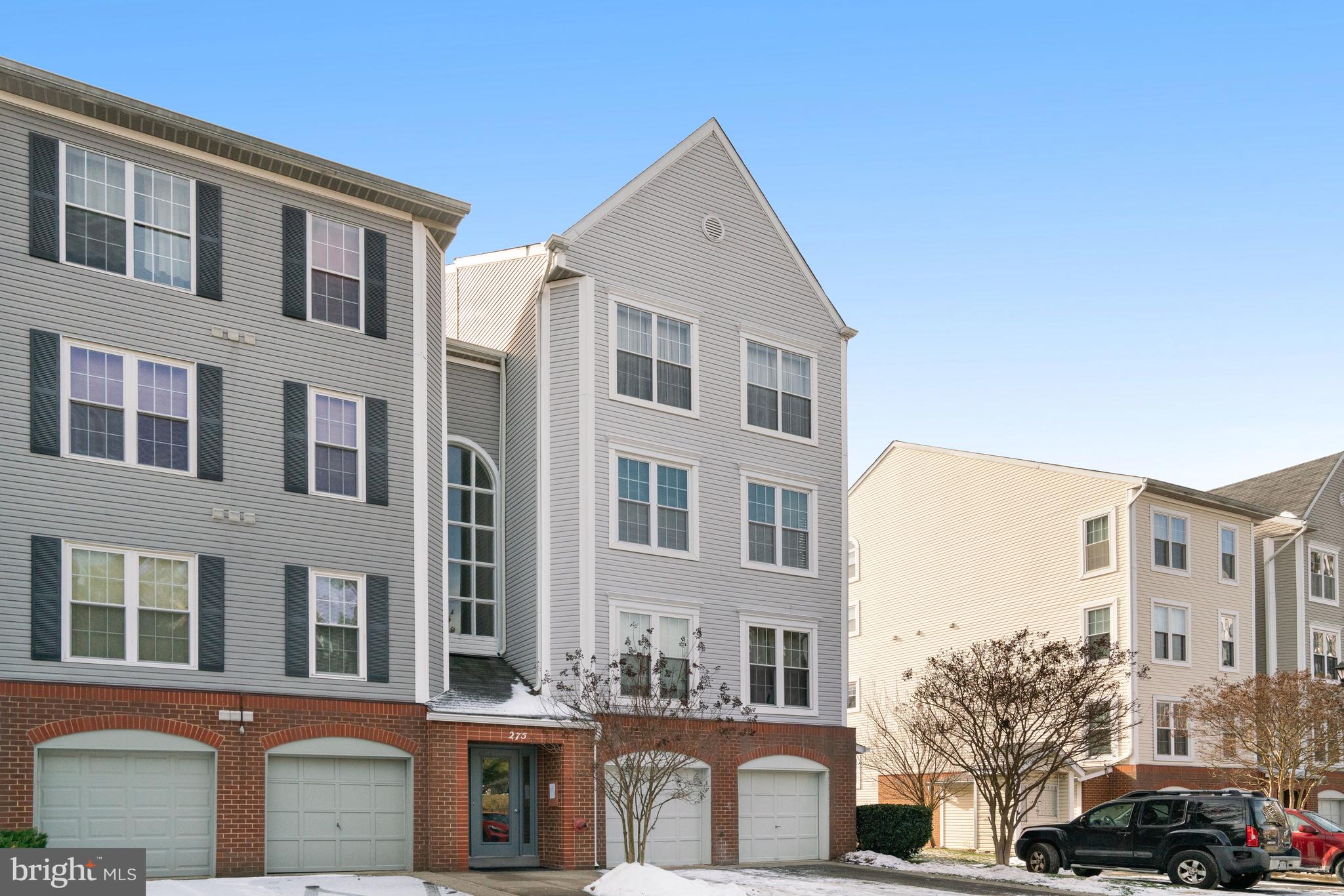 HILLWOOD - Residential Lease