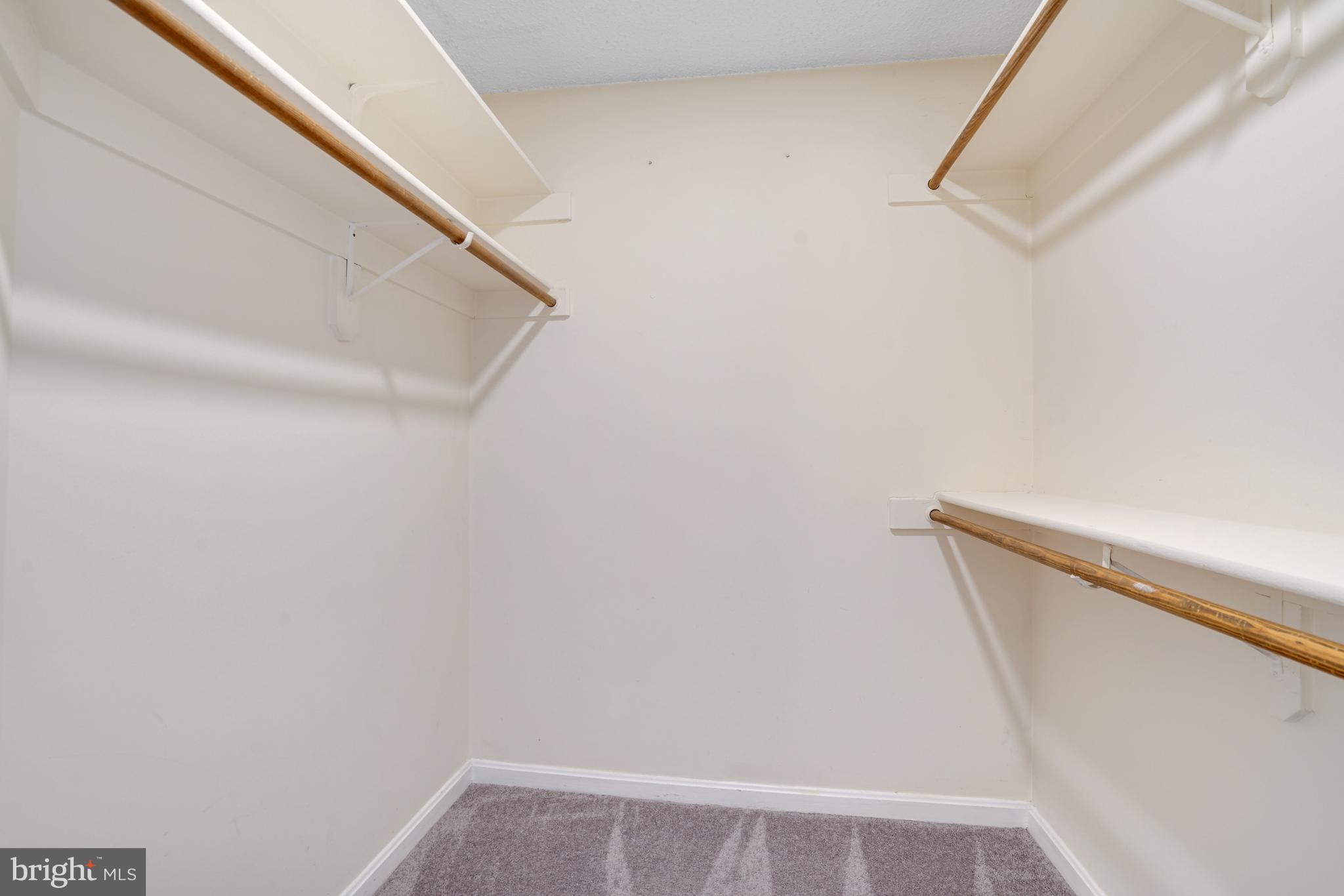 HILLWOOD - Residential Lease