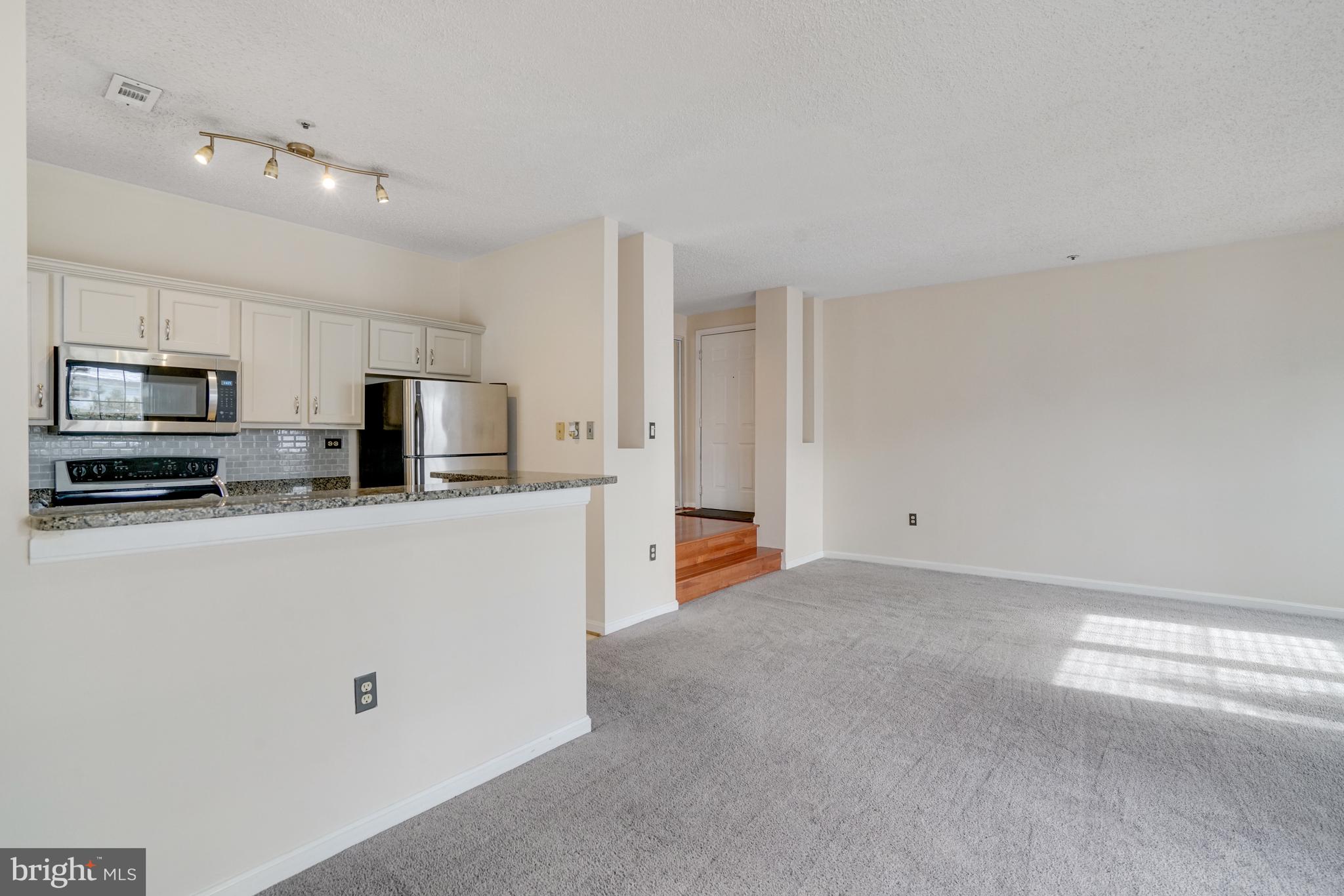 HILLWOOD - Residential Lease