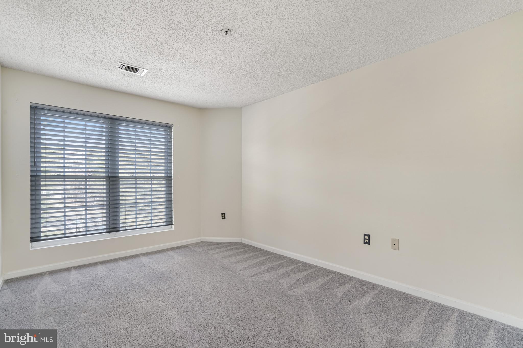 HILLWOOD - Residential Lease