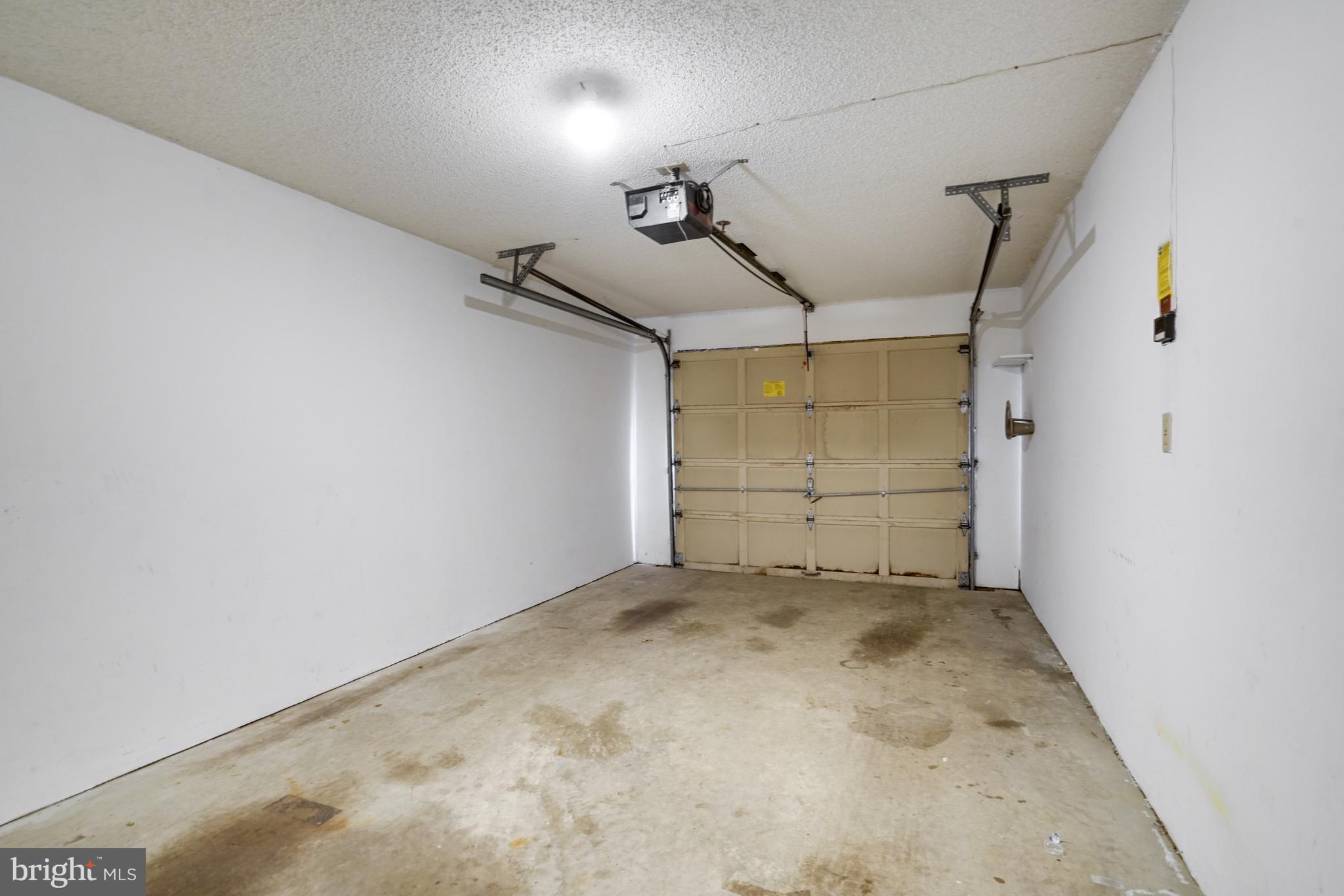 HILLWOOD - Residential Lease