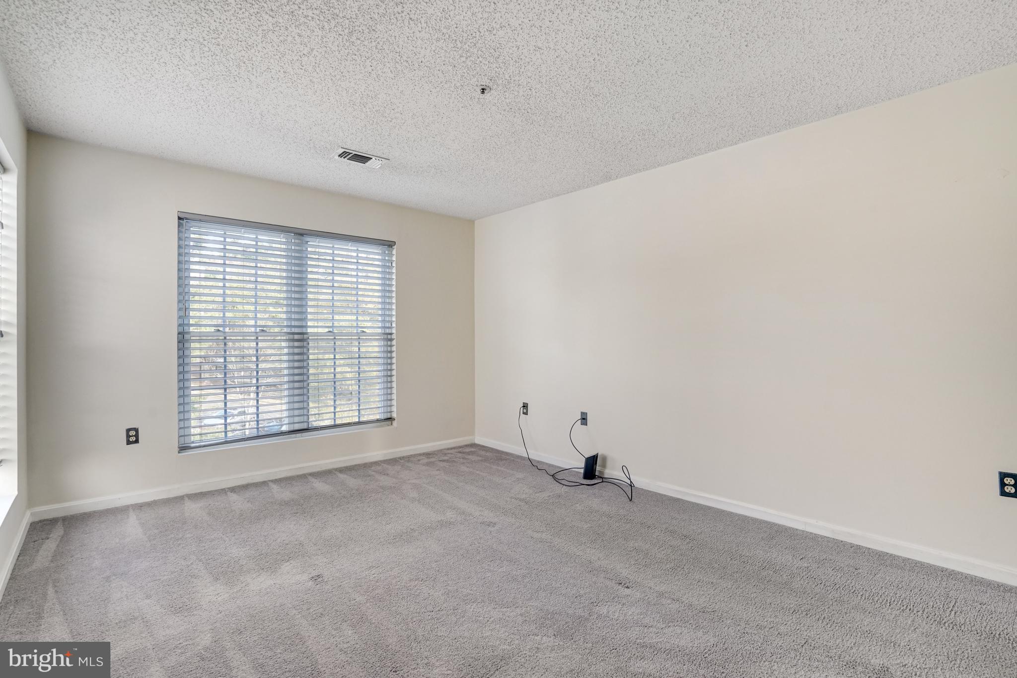 HILLWOOD - Residential Lease