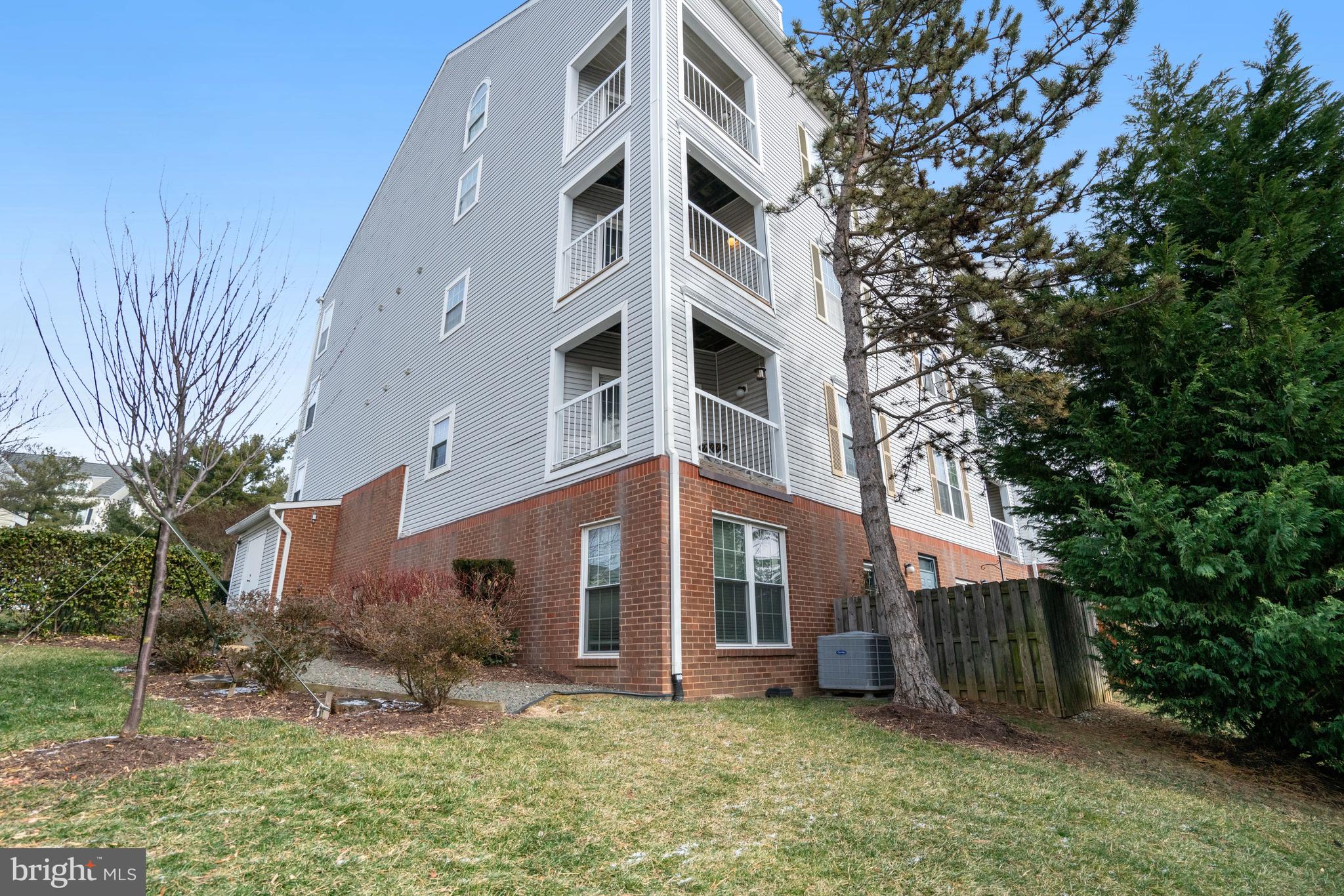 HILLWOOD - Residential Lease