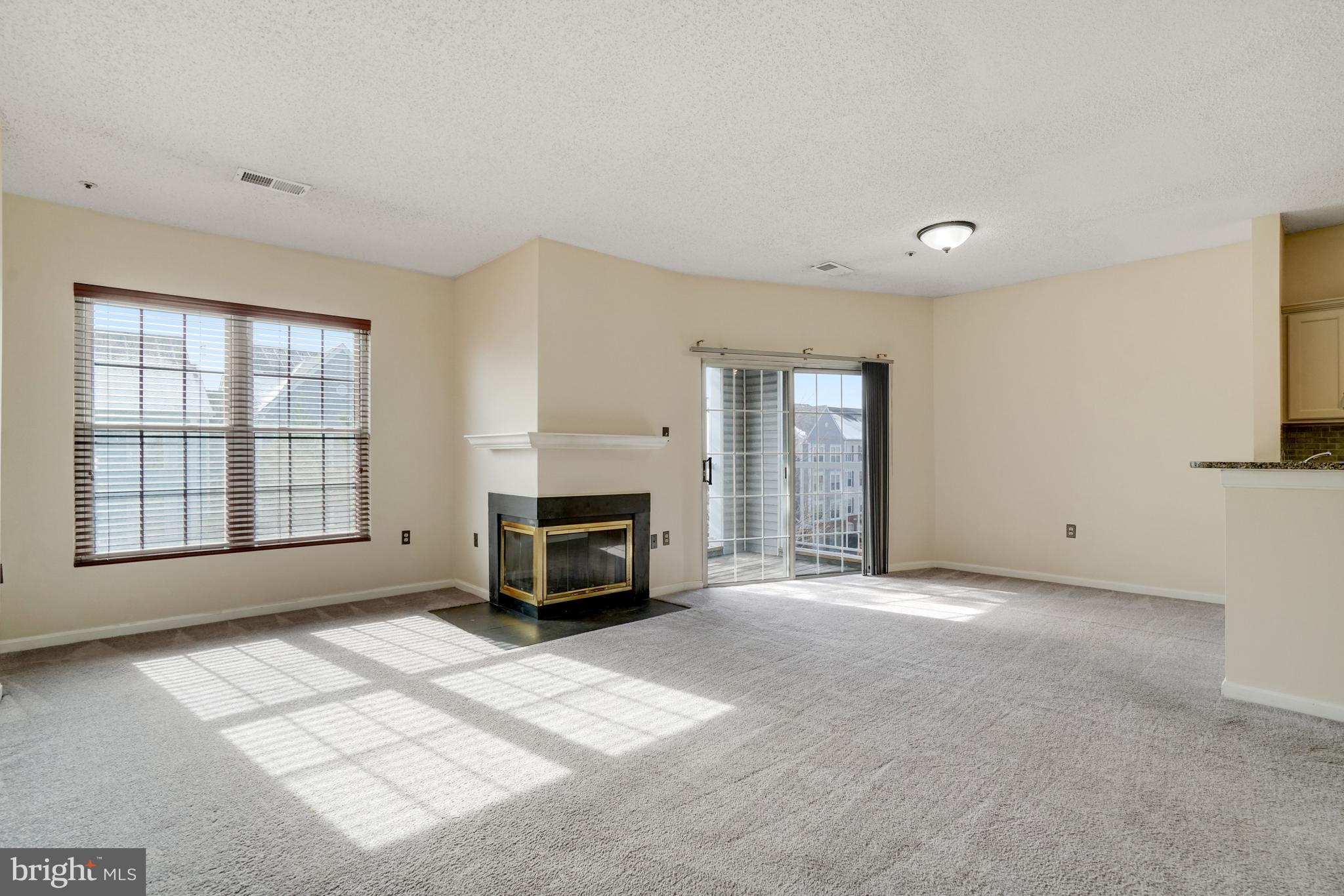 HILLWOOD - Residential Lease