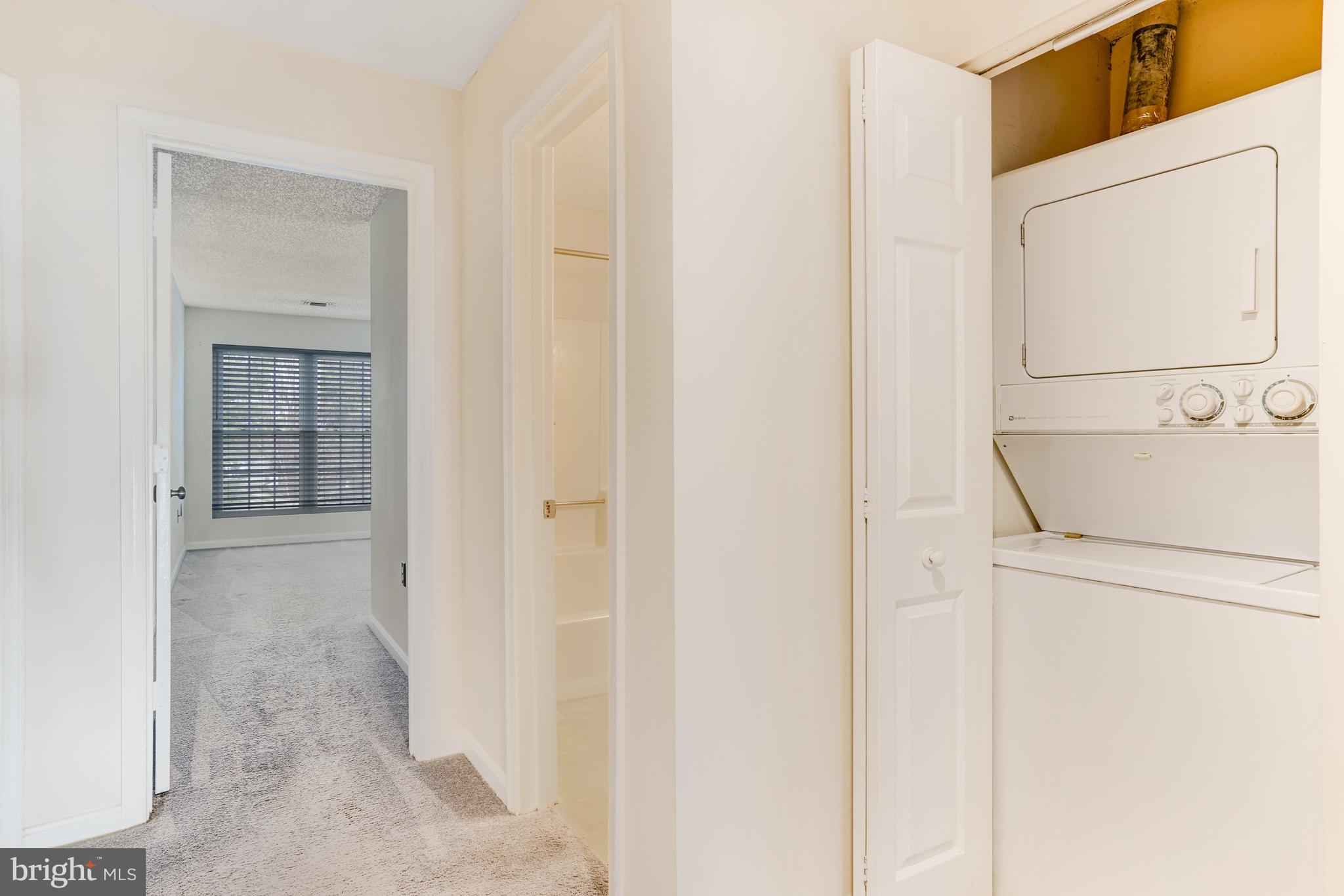 HILLWOOD - Residential Lease