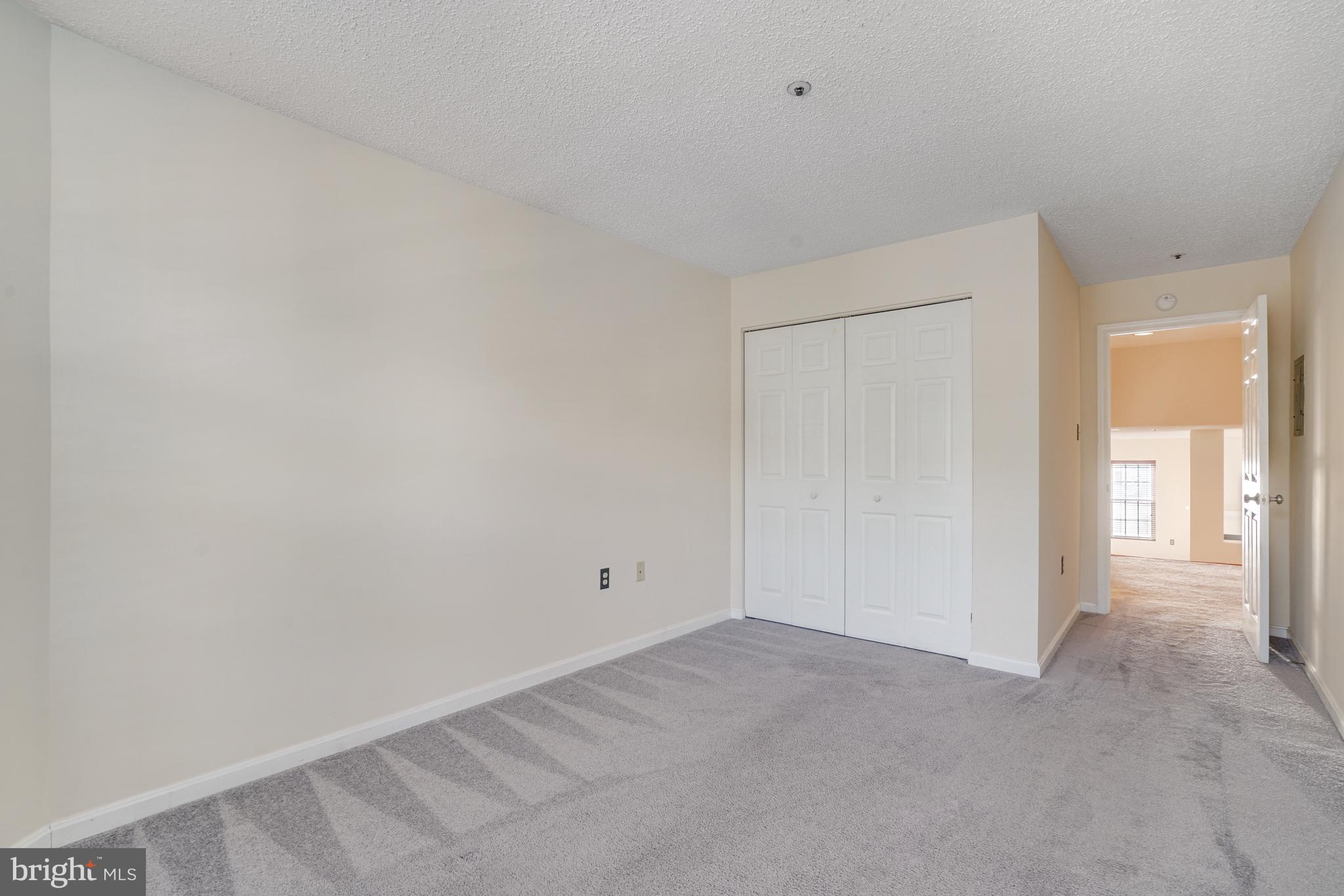 HILLWOOD - Residential Lease