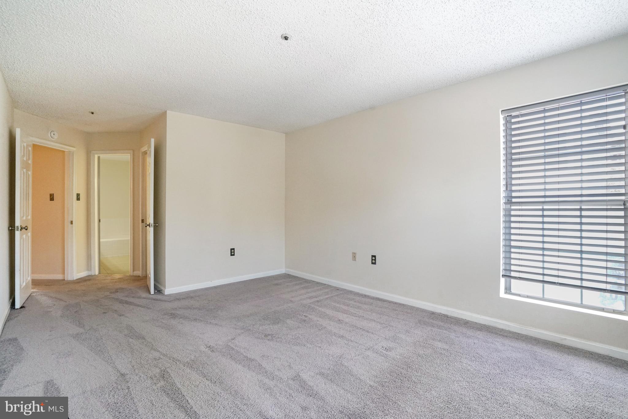 HILLWOOD - Residential Lease