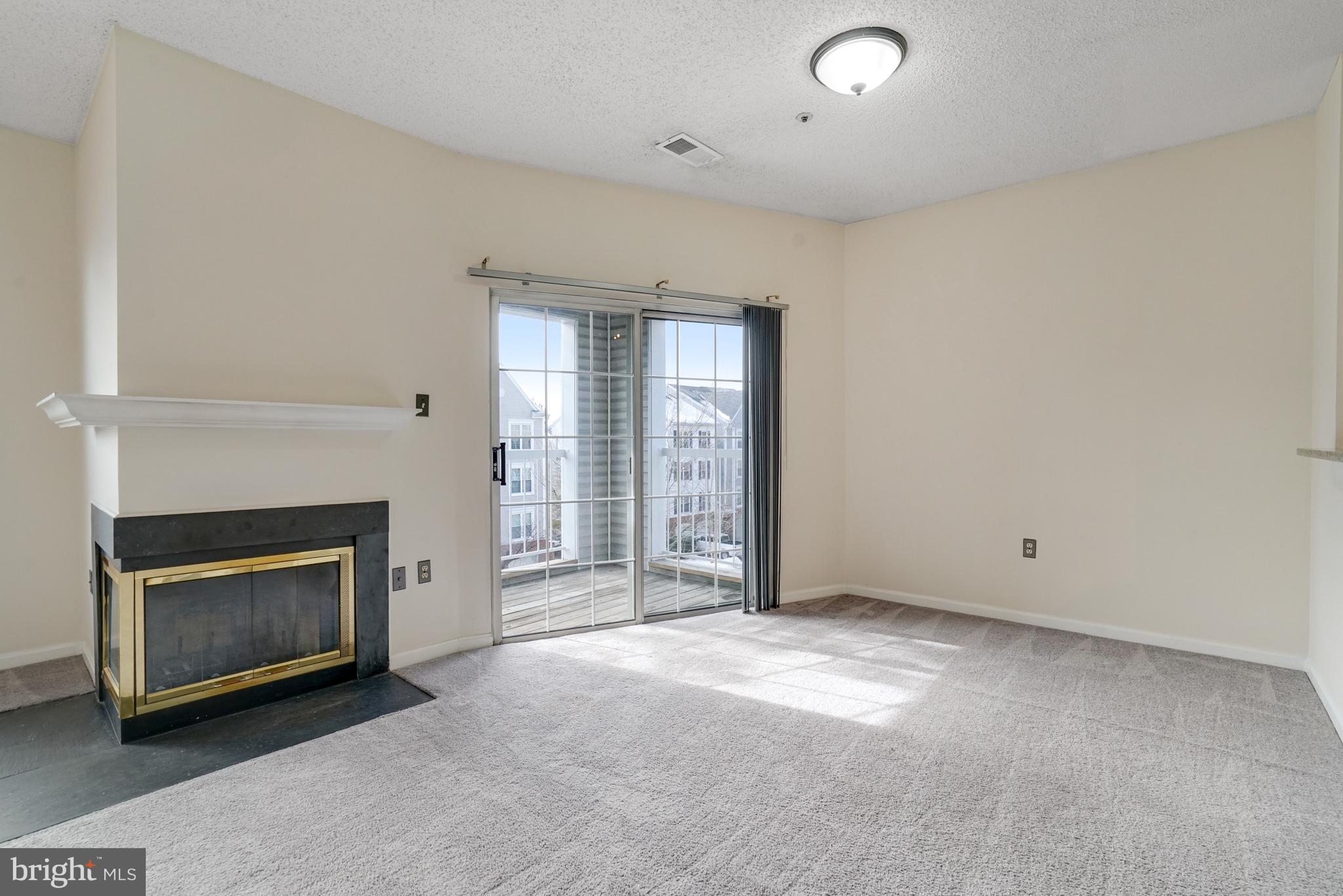 HILLWOOD - Residential Lease