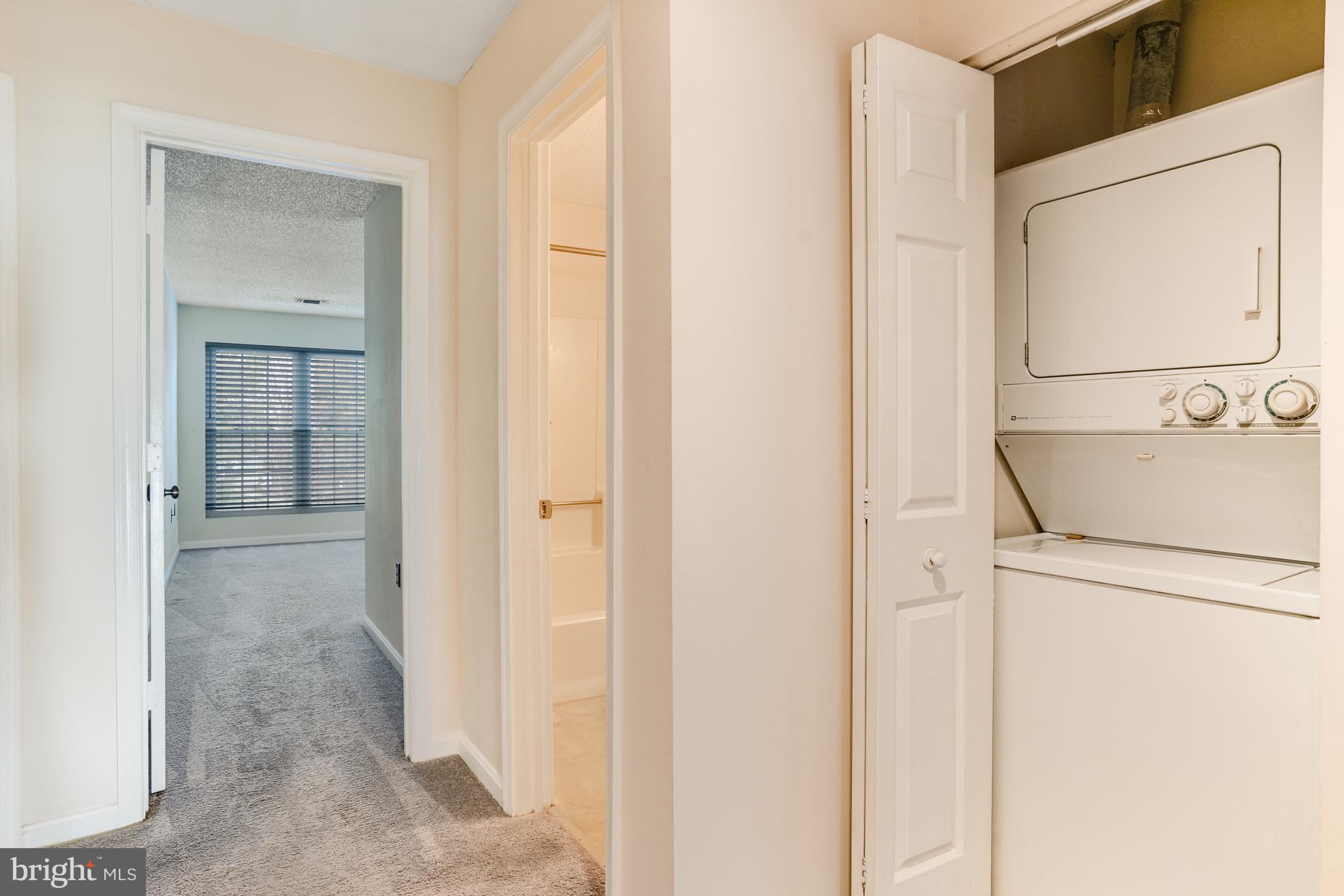 HILLWOOD - Residential Lease