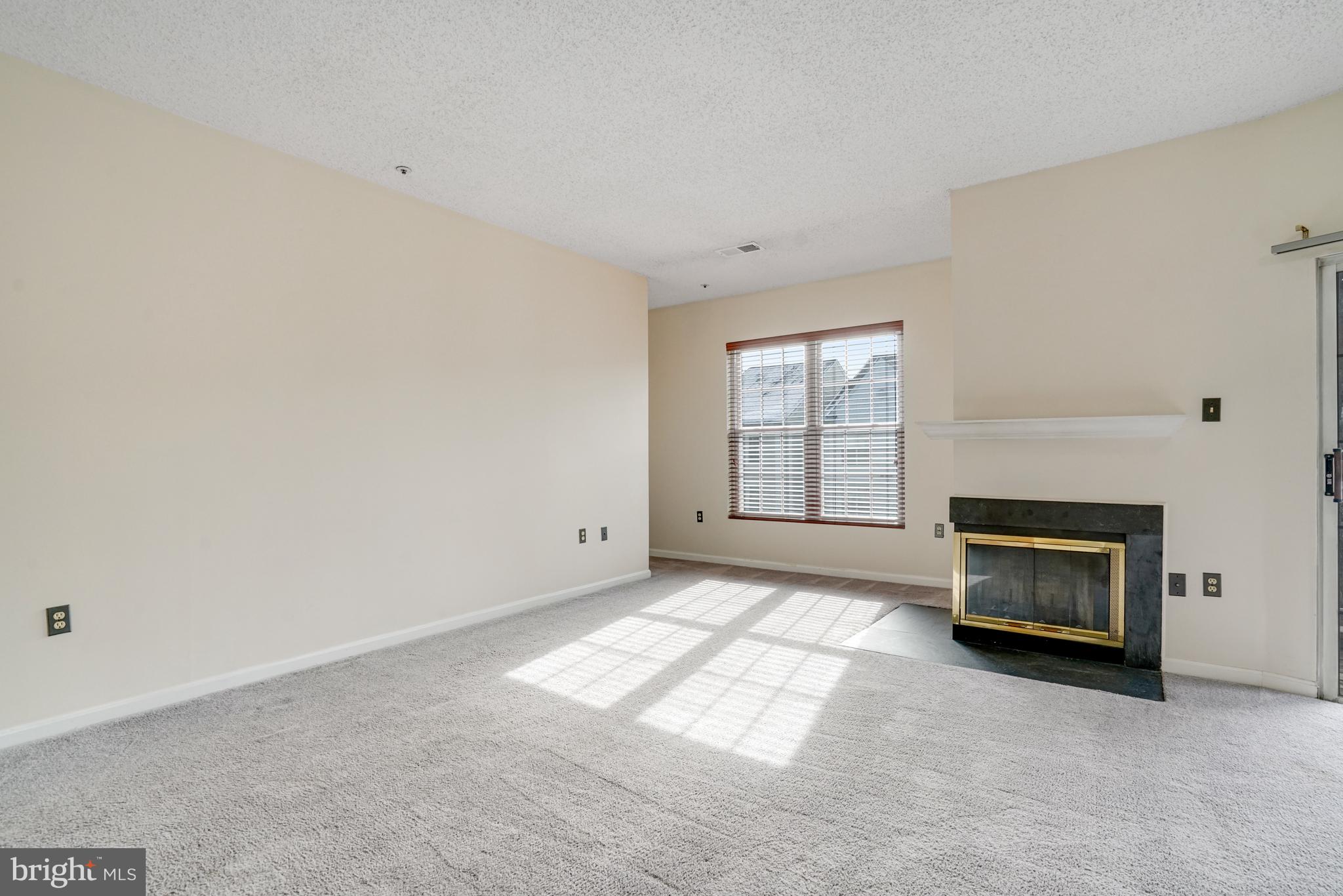 HILLWOOD - Residential Lease