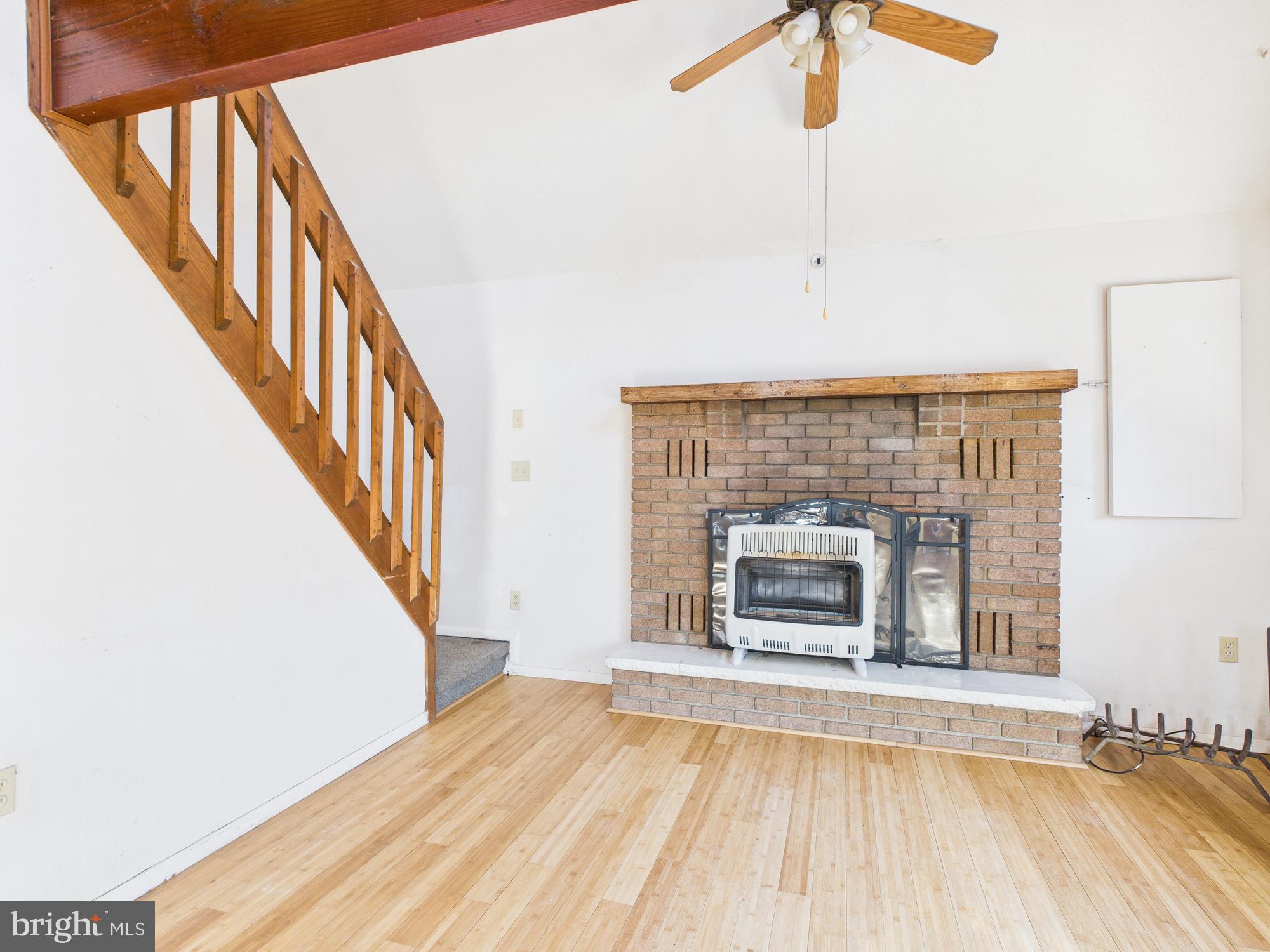 SAW CREEK ESTATES - Residential