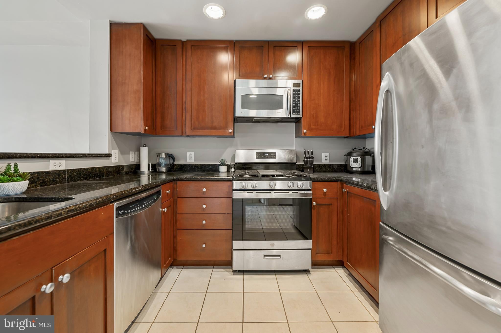 3600 S GLEBE ROAD 215W