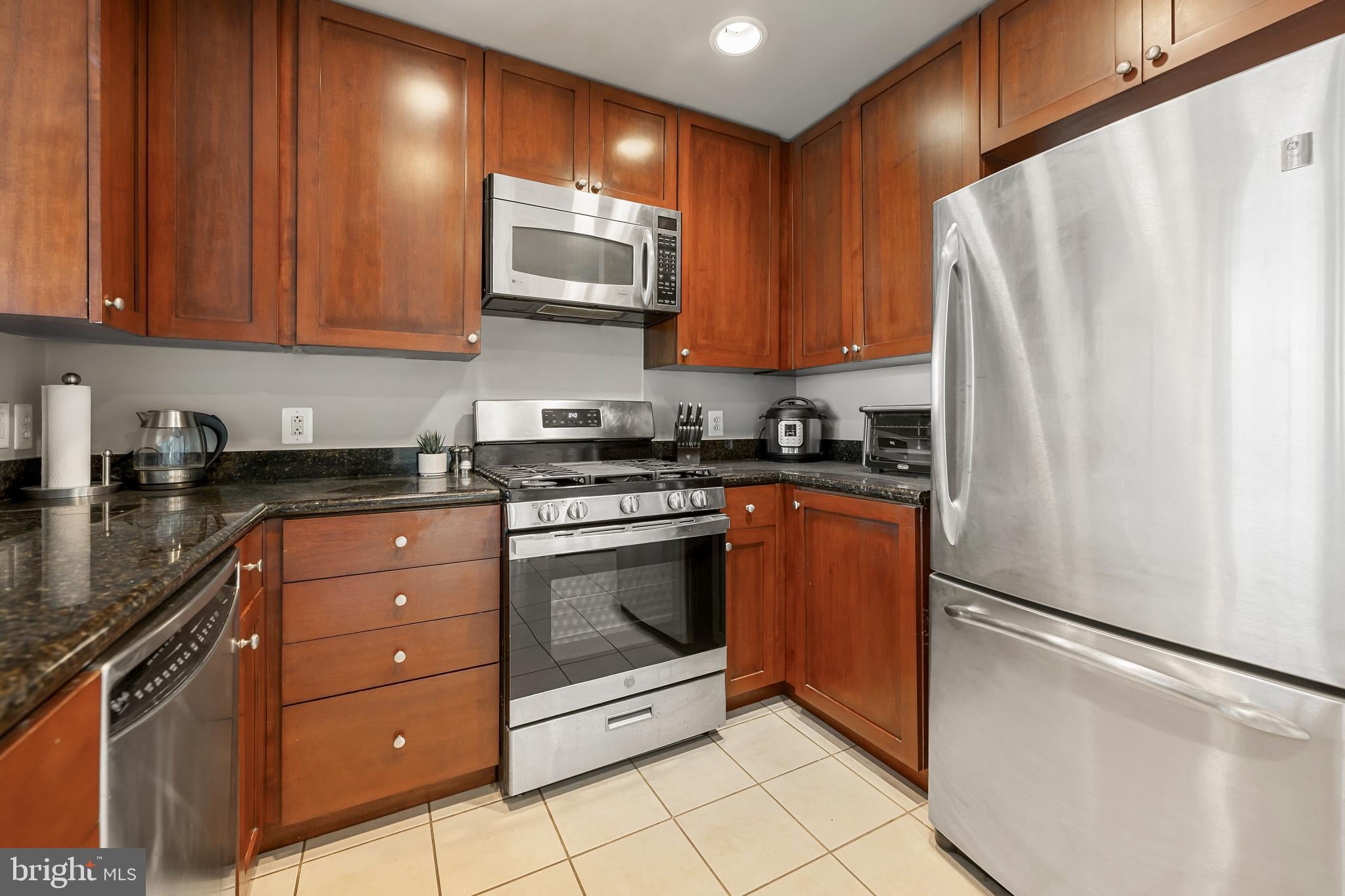 3600 S GLEBE ROAD 215W