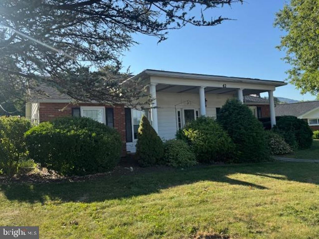 Photo of 42 Grand Parkway, LEWISTOWN, PA 17044 (MLS # PAMF2052716)