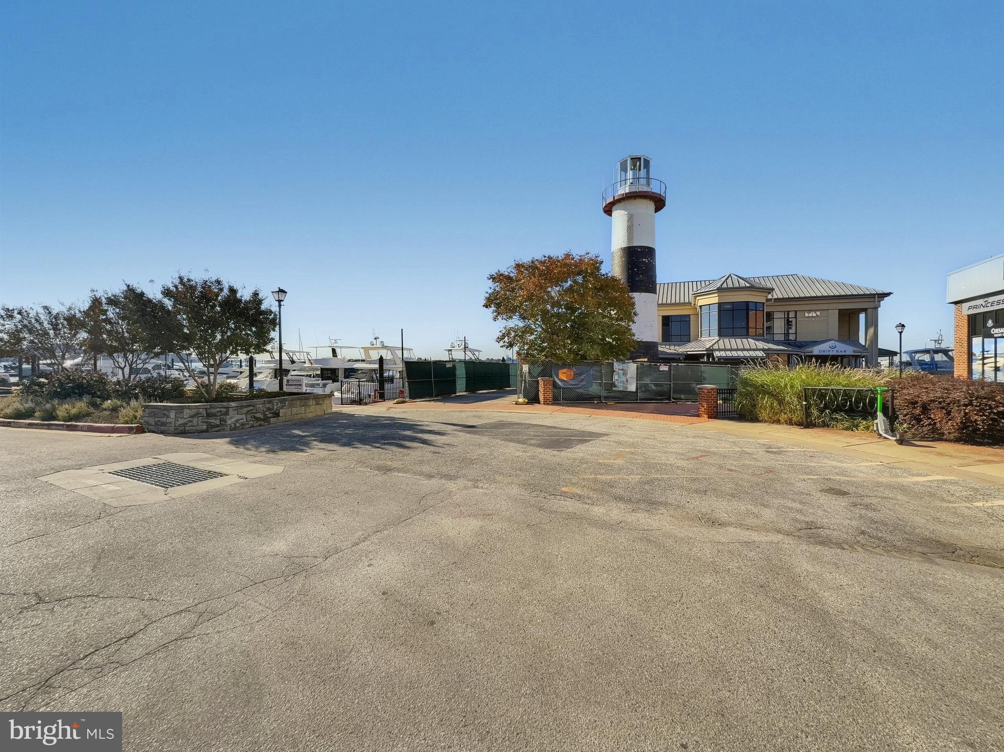 LIGHTHOUSE LANDING - Residential