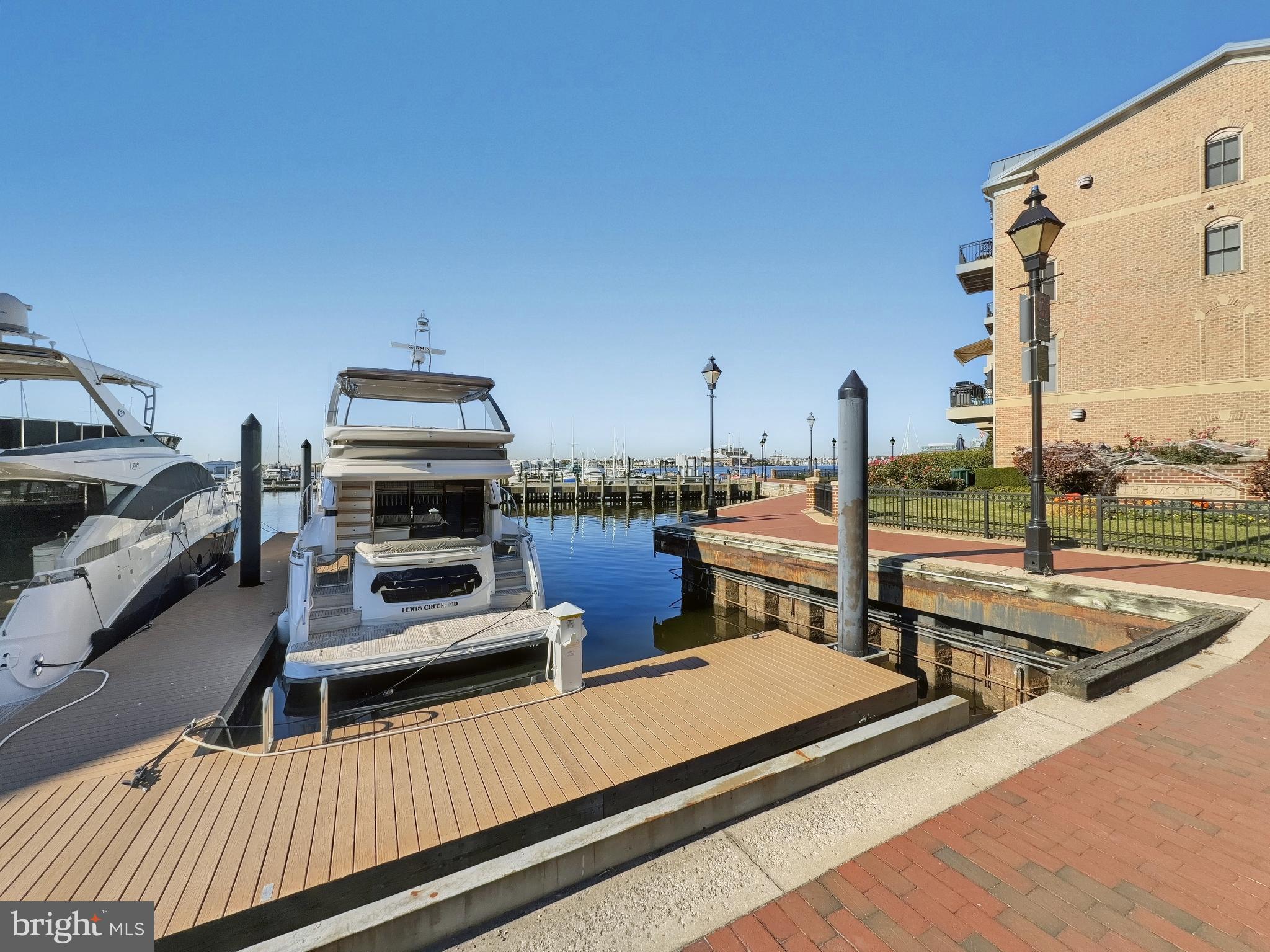 LIGHTHOUSE LANDING - Residential