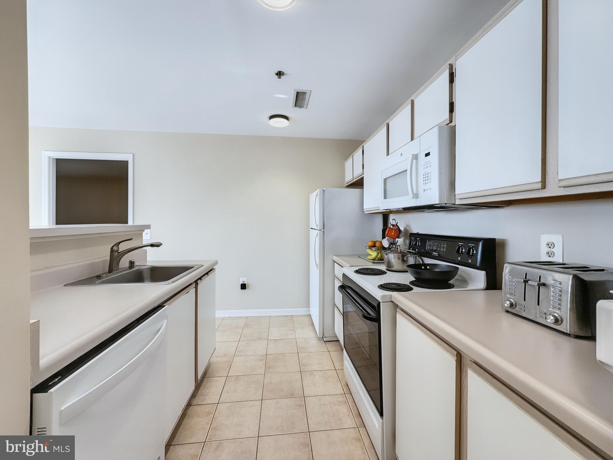 LIGHTHOUSE LANDING - Residential