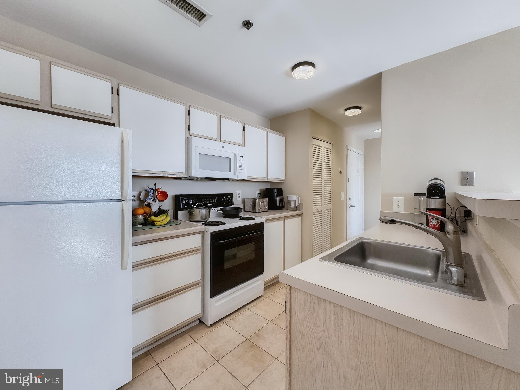 LIGHTHOUSE LANDING - Residential