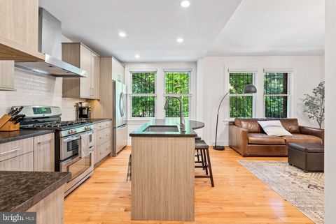 Photo of 2707 Adams Mill Road NW #101, WASHINGTON, DC 20009 (MLS # DCDC2229280) Photo of 2707 Adams Mill Road NW #101, WASHINGTON, DC 20009 (MLS # DCDC2229280)