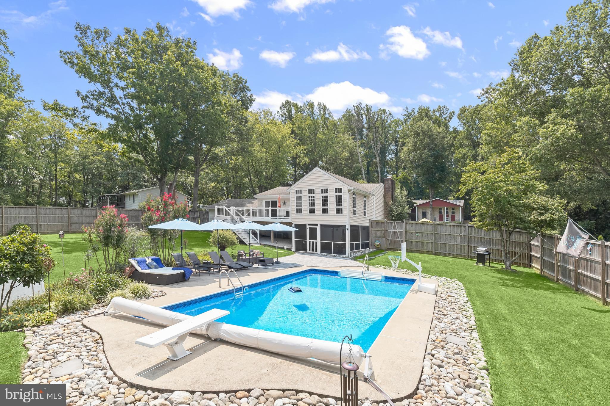 2712 OVERVIEW ROAD