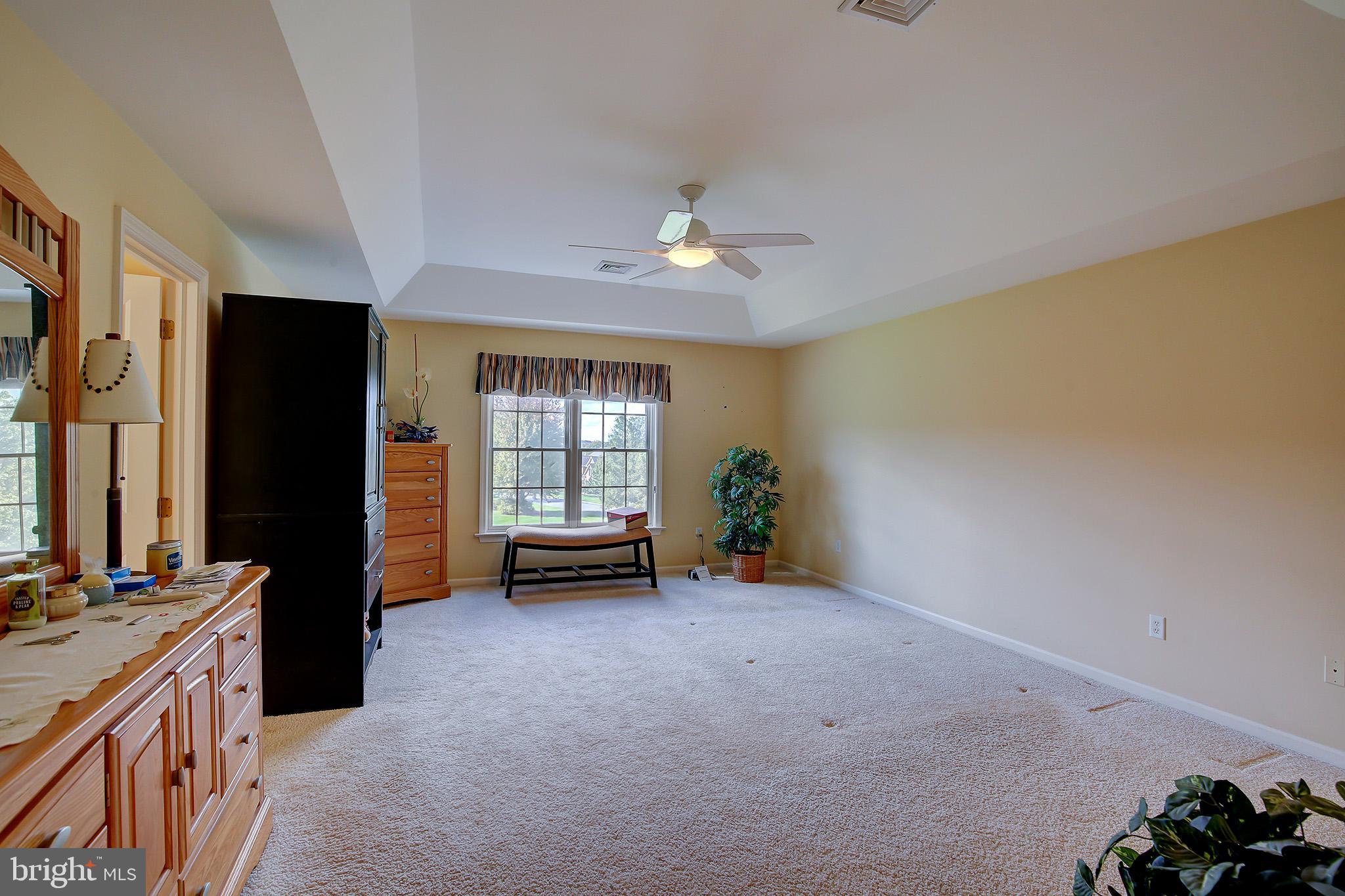 HUNTRIDGE MANOR - Residential