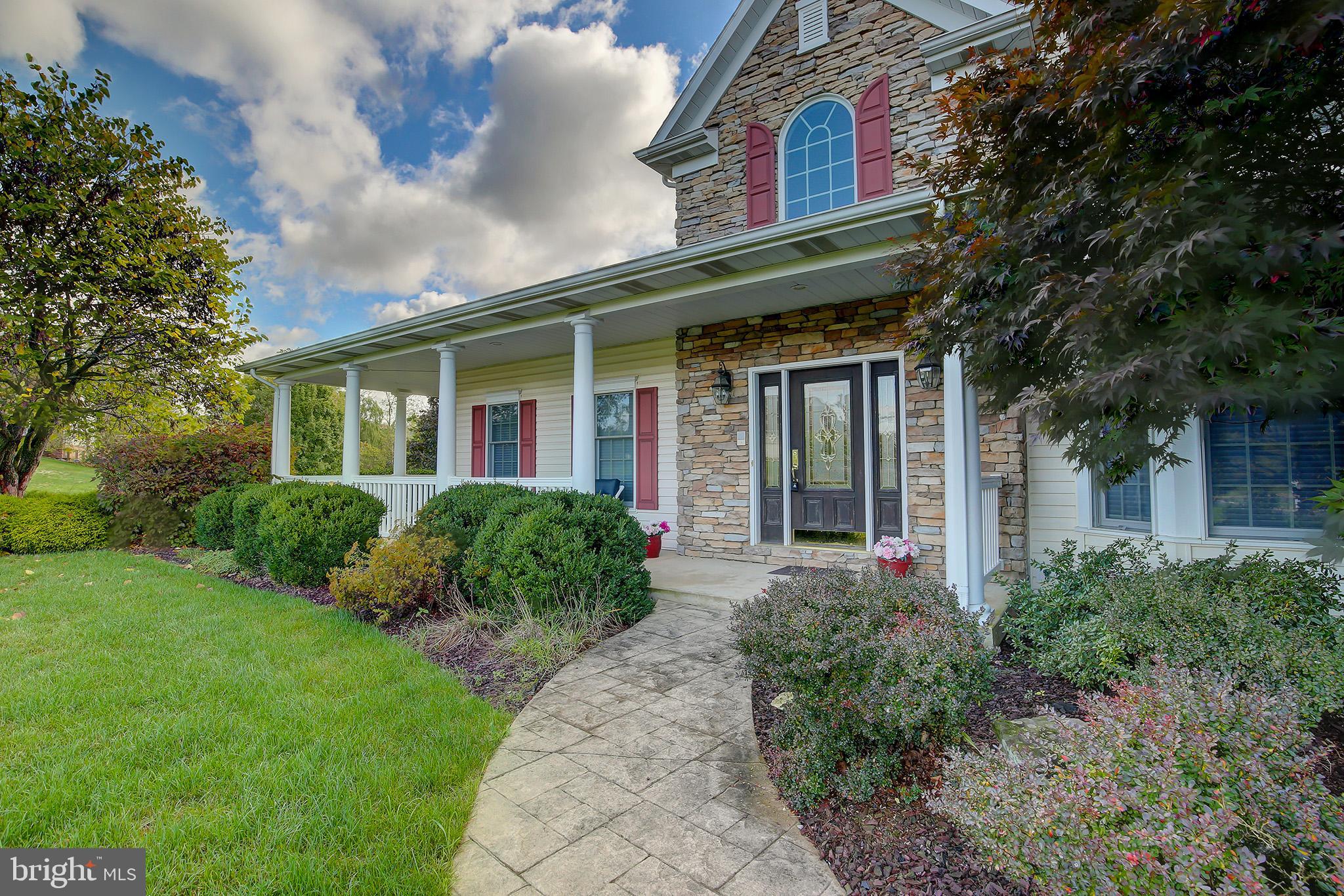 HUNTRIDGE MANOR - Residential