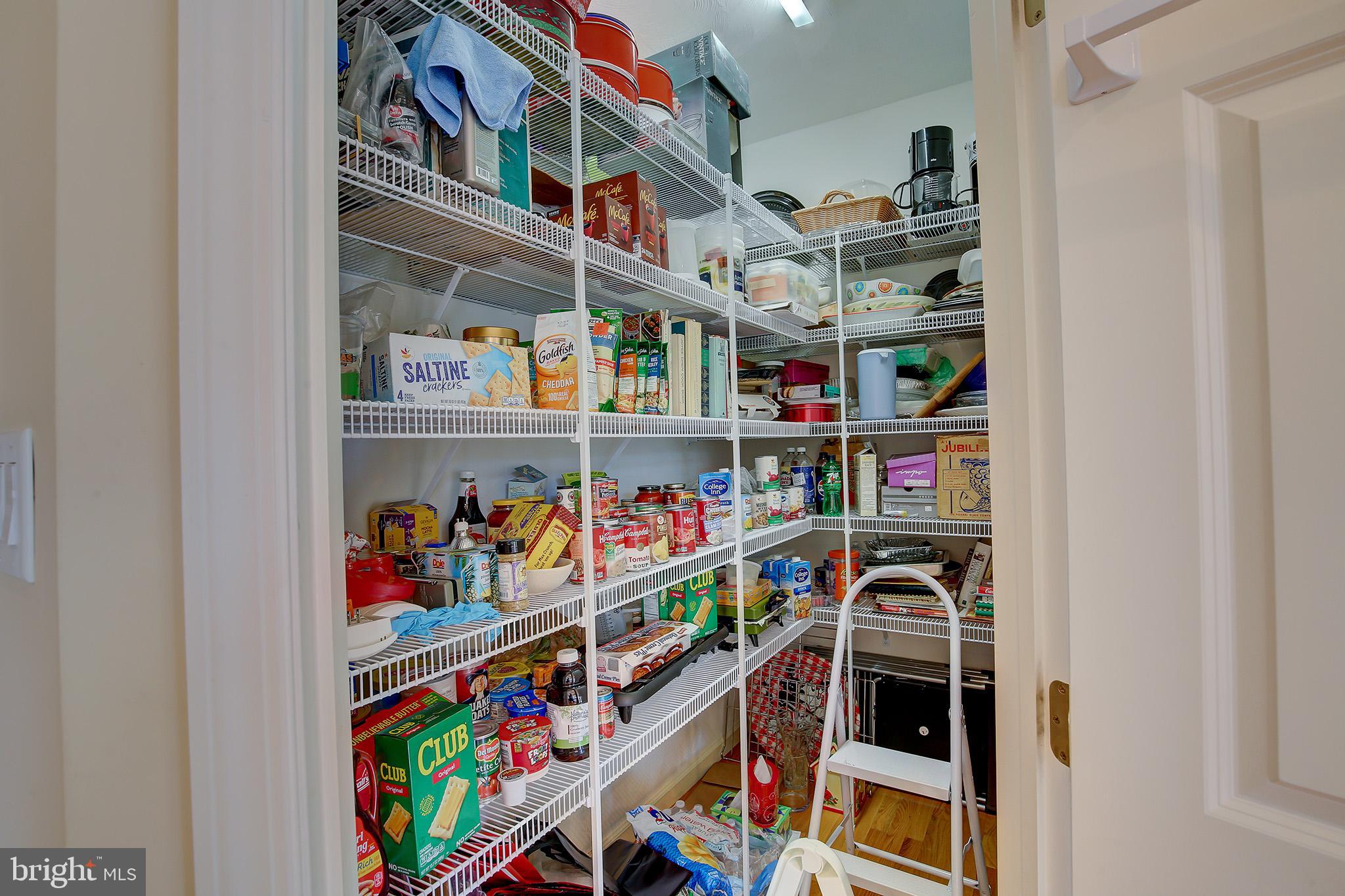 HUNTRIDGE MANOR - Residential