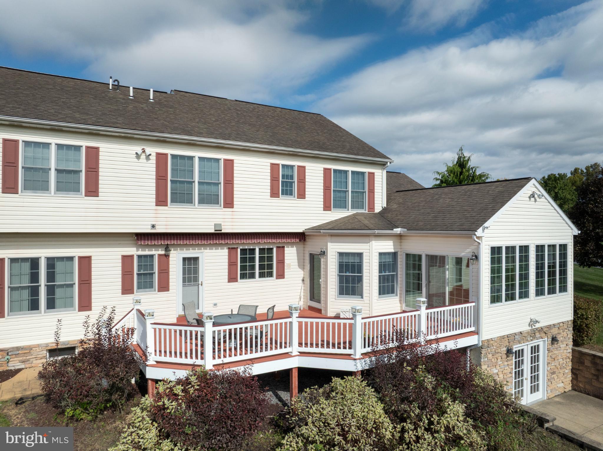 HUNTRIDGE MANOR - Residential