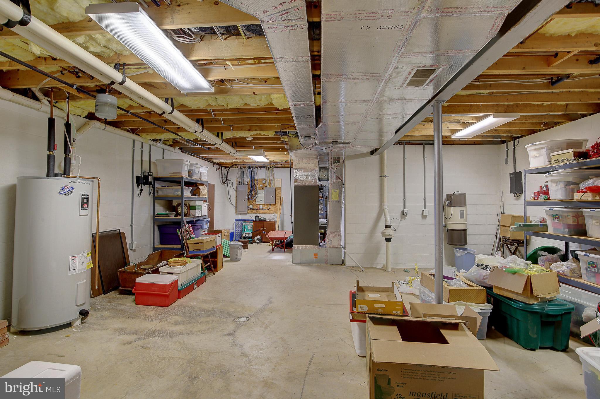 HUNTRIDGE MANOR - Residential