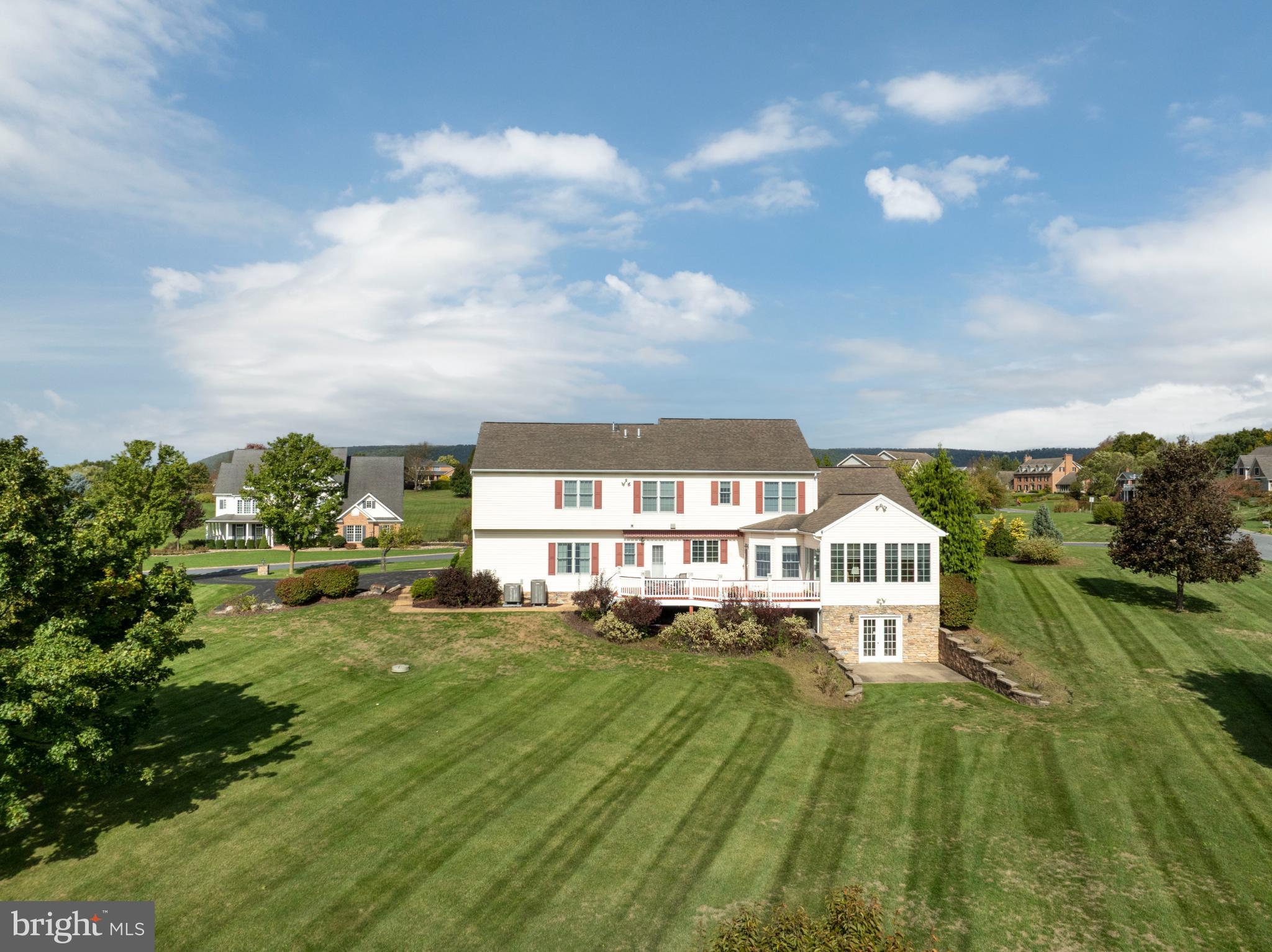 HUNTRIDGE MANOR - Residential