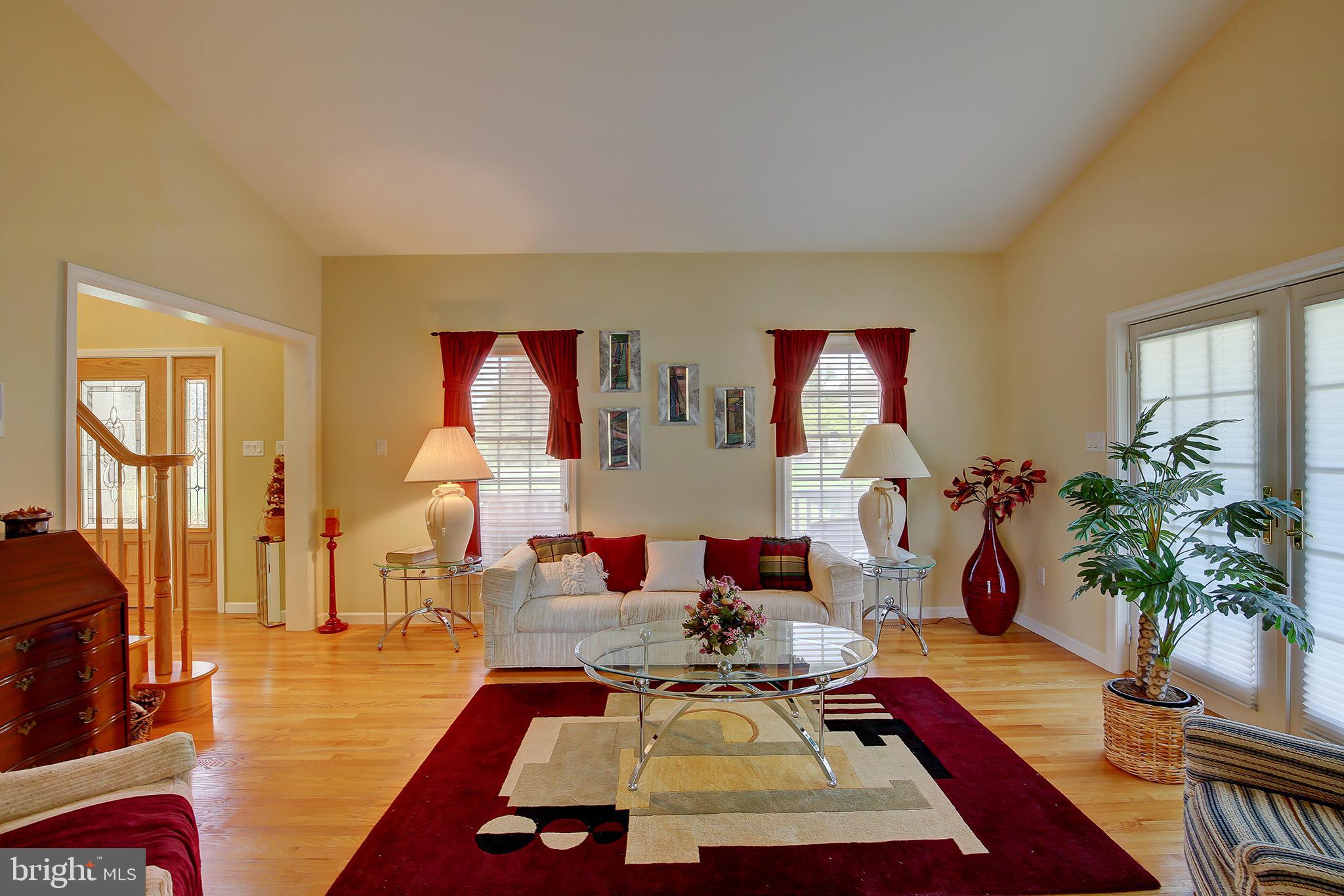 HUNTRIDGE MANOR - Residential